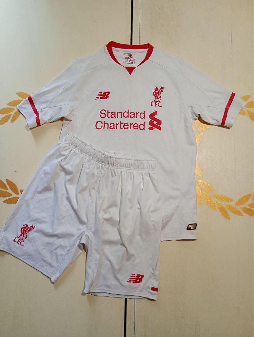 New Balance New Balance Liverpool FC Kit 2015-2016 junior size XL Size US S / EU 44-46 / 1 - 1 Thumbnail