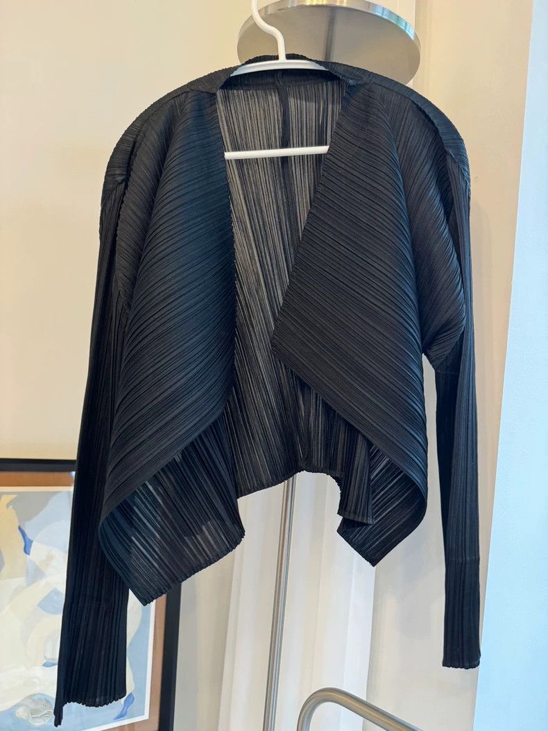Issey Miyake issey miyake size:3 Black pleated coat 2506-Nextarrow Size XXS / US 00 / IT 34 - 2 Thumbnail