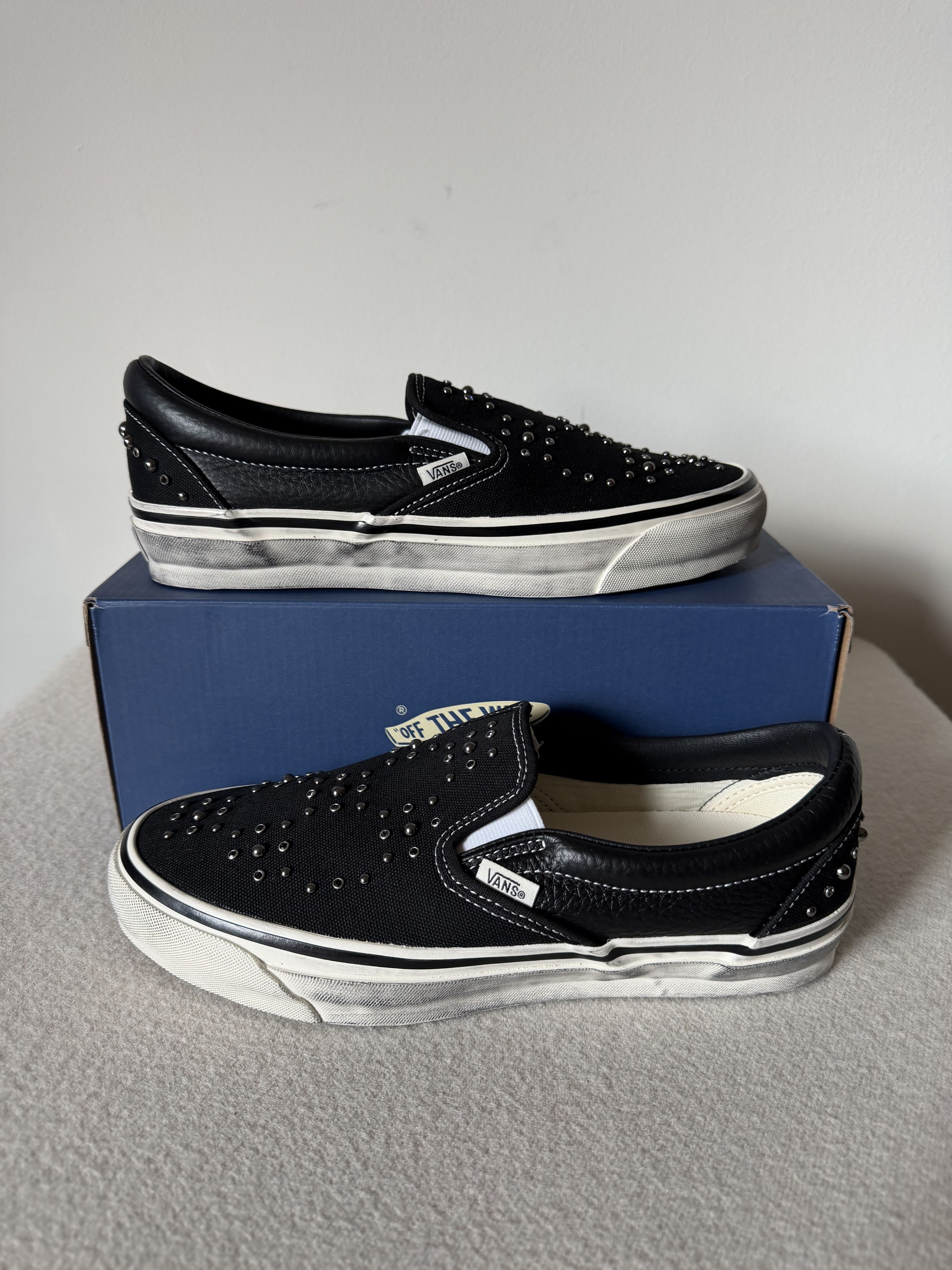 Vans Vans LX Classic Slip On 98 Pearlized in Black Size US 8 / EU 41 - 2 Thumbnail