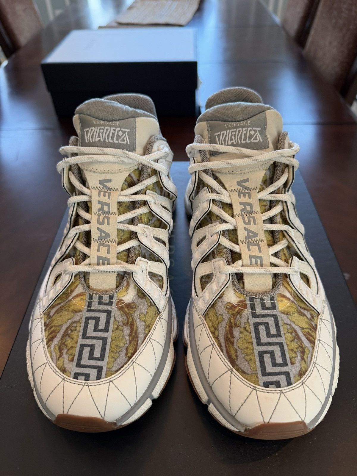 Versace Versace Trigreca Size 10 LIKE NEW Size US 10 / EU 43 - 3 Thumbnail