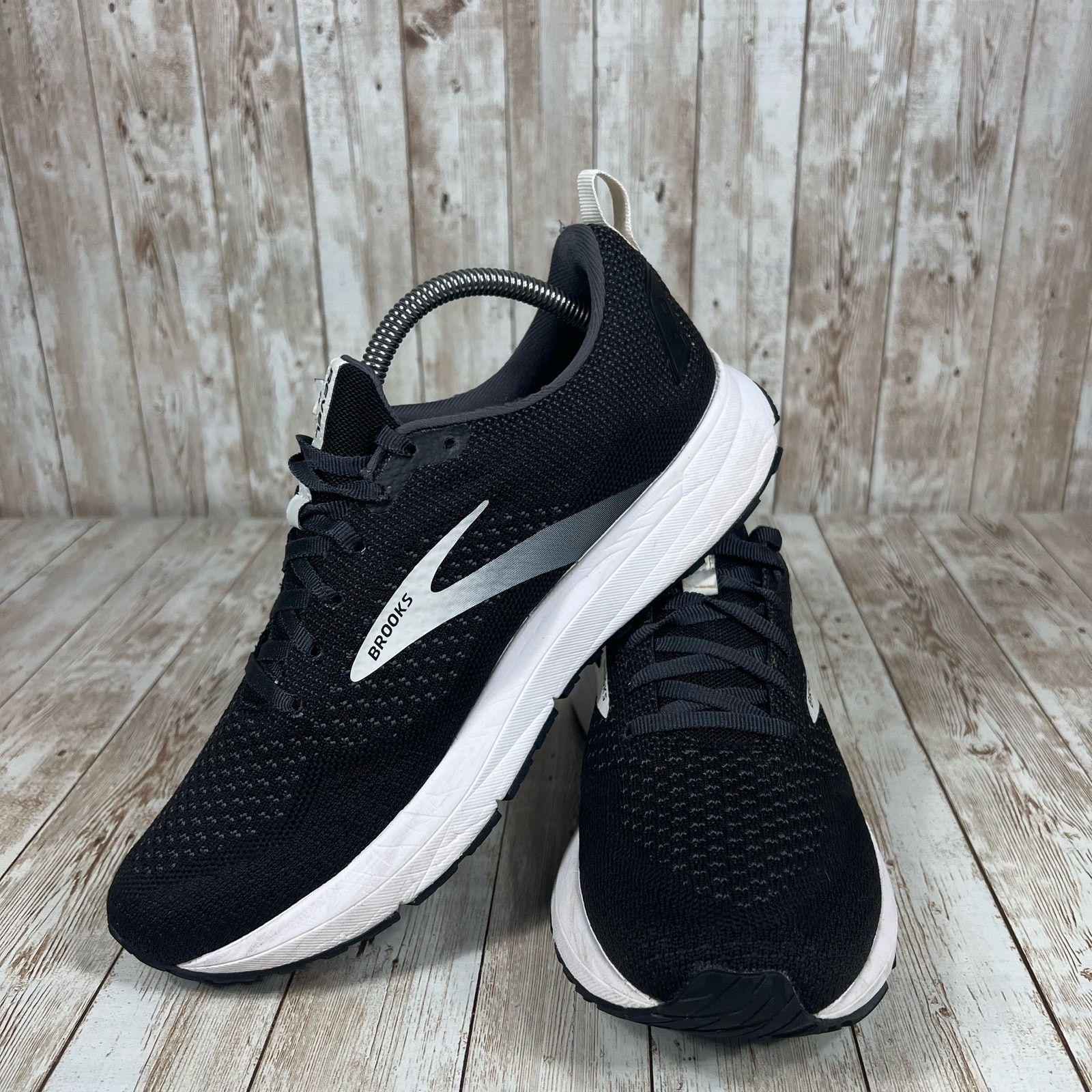 Brooks Brooks revel 4 black white run Mens 8.5 Size US 8.5 / EU 41-42 - 5 Thumbnail