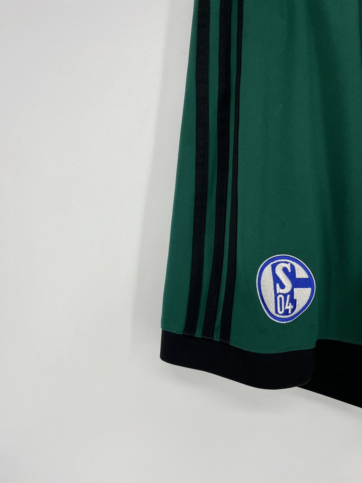 Adidas × Vintage Vintage Adidas FC Shalke 04 Shorts Streetwear Size M Size US 32 / EU 48 - 4 Thumbnail