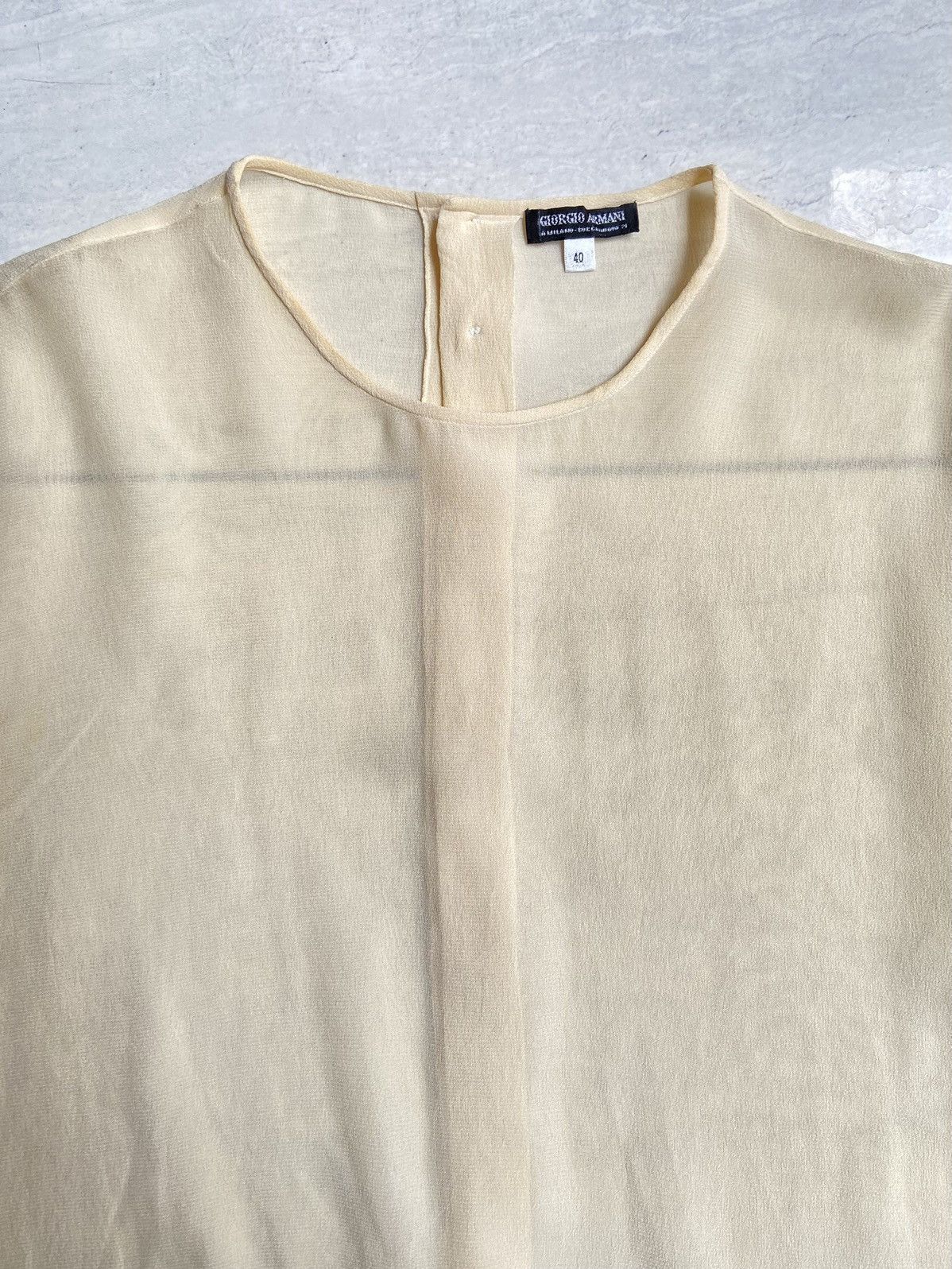 Giorgio Armani GIORGIO ARMANI Cream Mesh Shirt Size US S / EU 44-46 / 1 - 4 Thumbnail