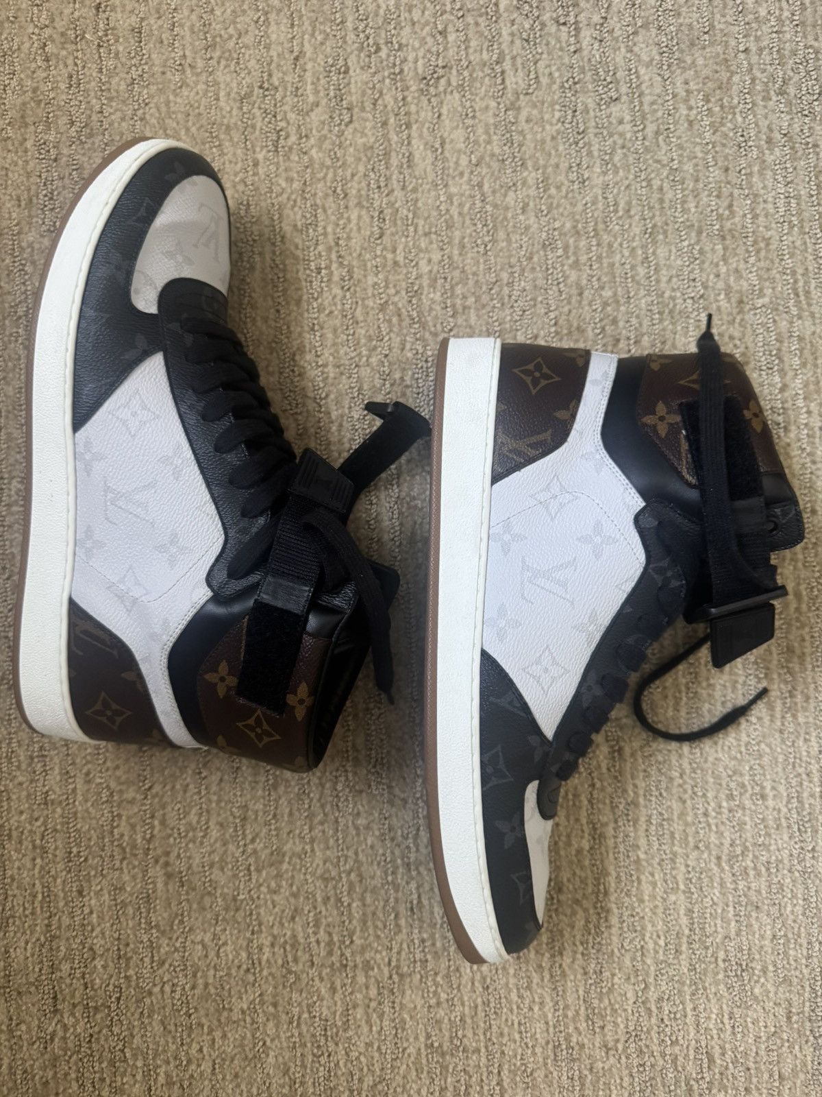 Louis Vuitton Louis Vuitton Rivoli High tri-color Size US 11.5 / EU 44-45 - 17 Thumbnail
