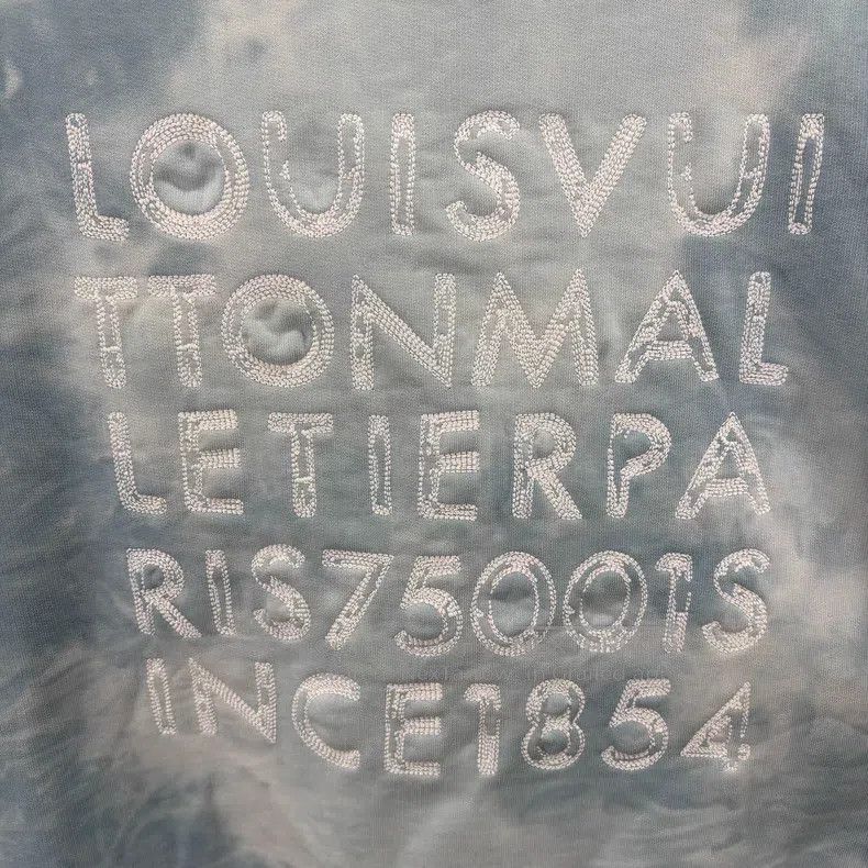 Louis Vuitton Louis Vuitton 26 SS sky blue smudged crewneck sweatshirt Size US M / EU 48-50 / 2 - 5 Thumbnail
