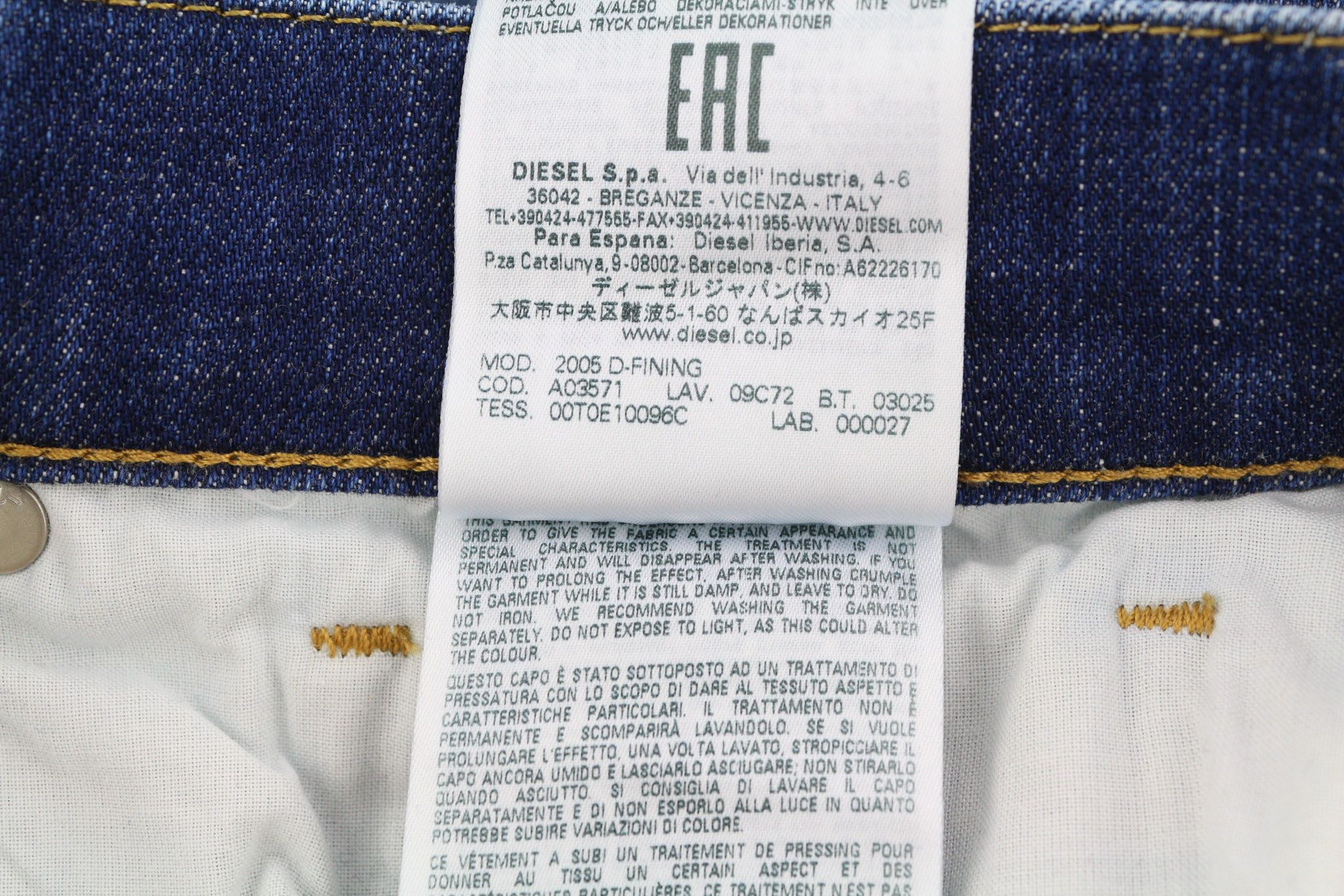 Diesel 2005 D-FINING 09C72 W29/L32 Tapered 40467 Size US 29 - 12 Thumbnail