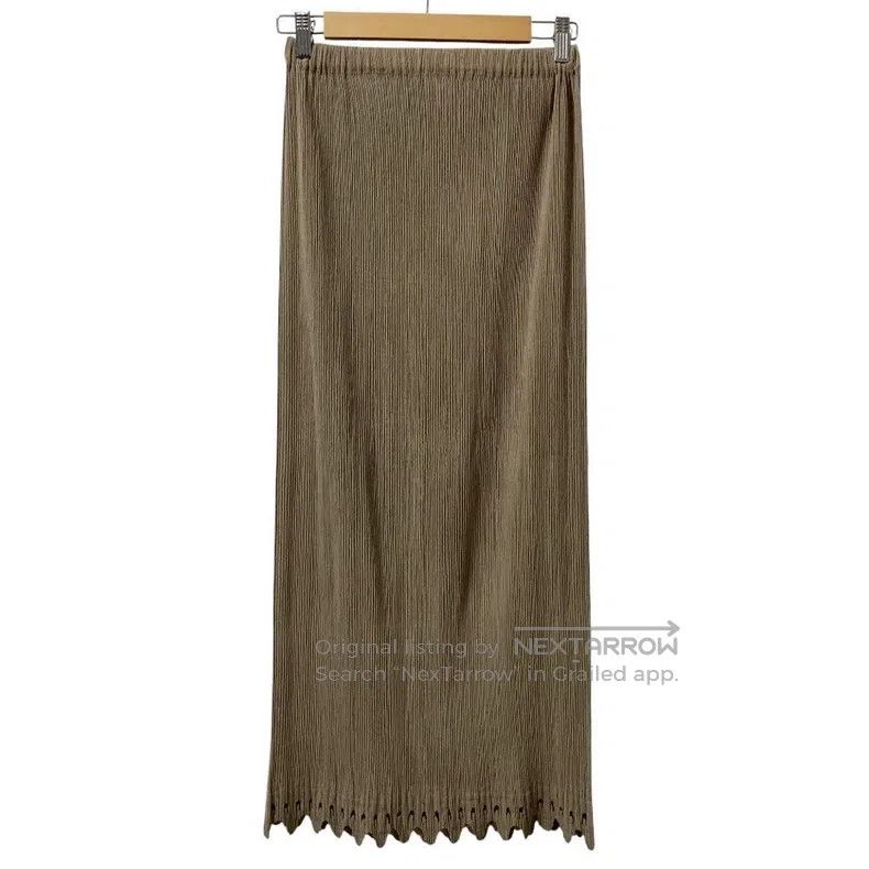 Issey Miyake Issey Miyake Toothpick-Pleated Midi Skirt Size 25" / US 0 / IT 36 - 1 Thumbnail