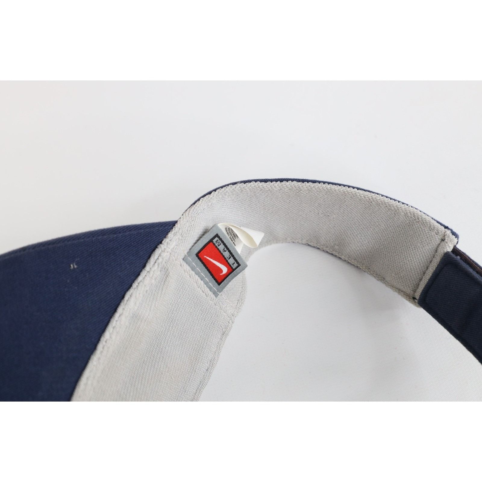 Nike Vintage Nike Mini Swoosh University of Michigan Visor Hat Size ONE SIZE - 10 Thumbnail