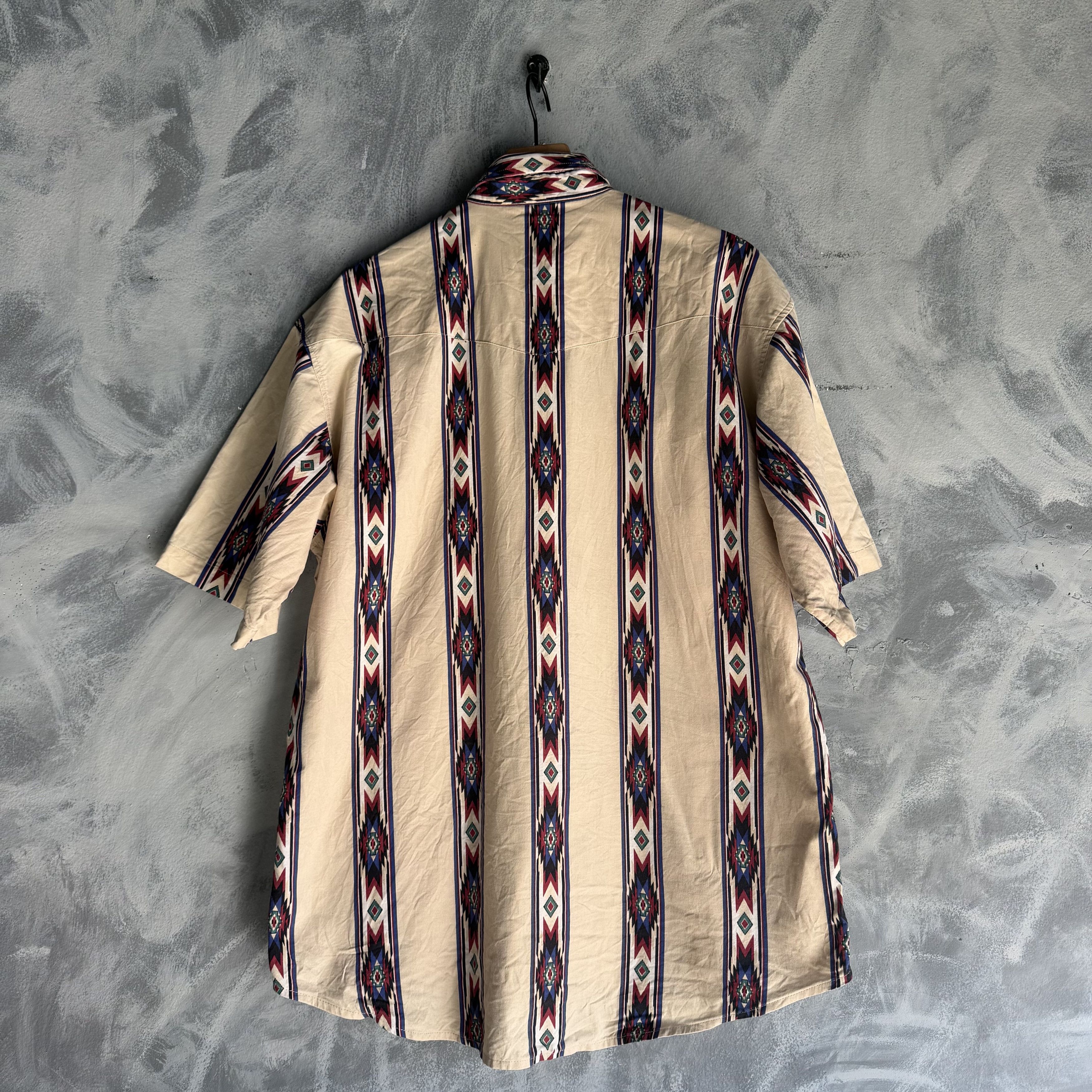 Wrangler Vintage Wrangler Pearl Snap Shirt Mens L Southwest 90s Aztec Size US L / EU 52-54 / 3 - 5 Thumbnail