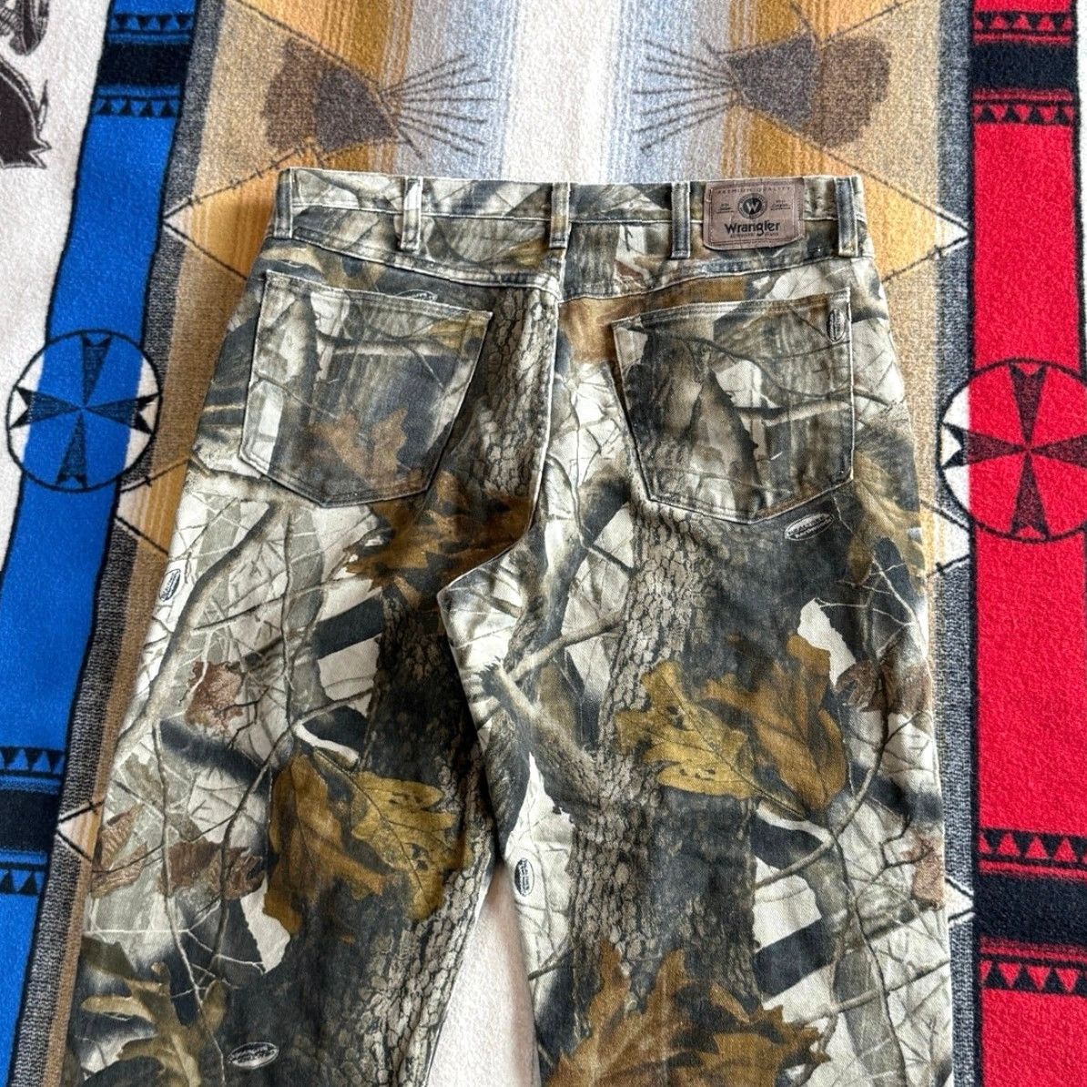 Wrangler VINTAGE Wrangler Realtree Camo Camouflage Double Knee Jeans Size 36x30 Men 90s Y2K Brown Camouflage Pattern Straight Zip Inseam 30 Regular 36 Mens Size US 36 / EU 52 - 6 Thumbnail