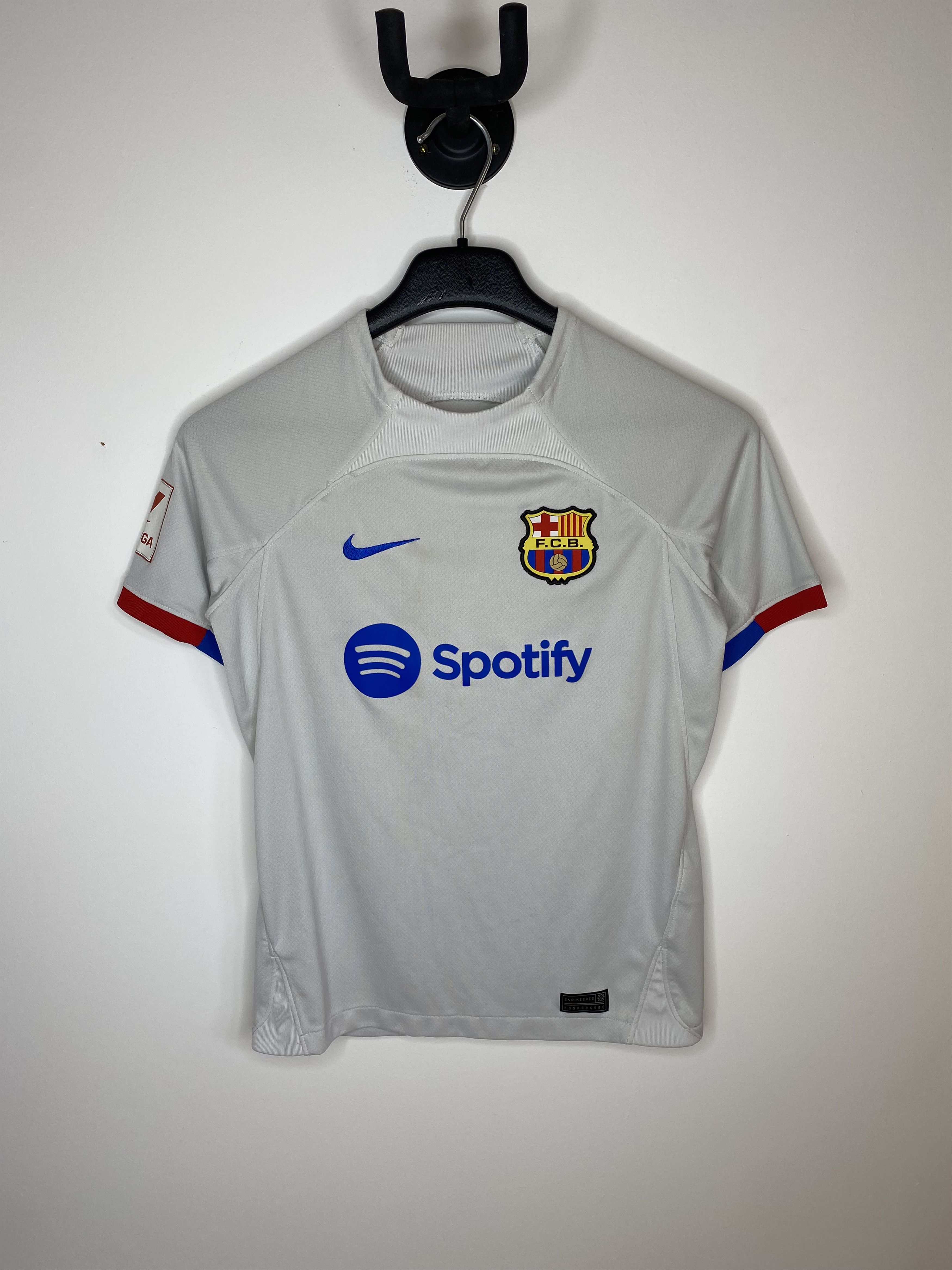 Nike BARCELONA 2023 2025 AWAY FOOTBALL SHIRT SOCCER JERSEY Size US XXS / EU 40 - 2 Thumbnail