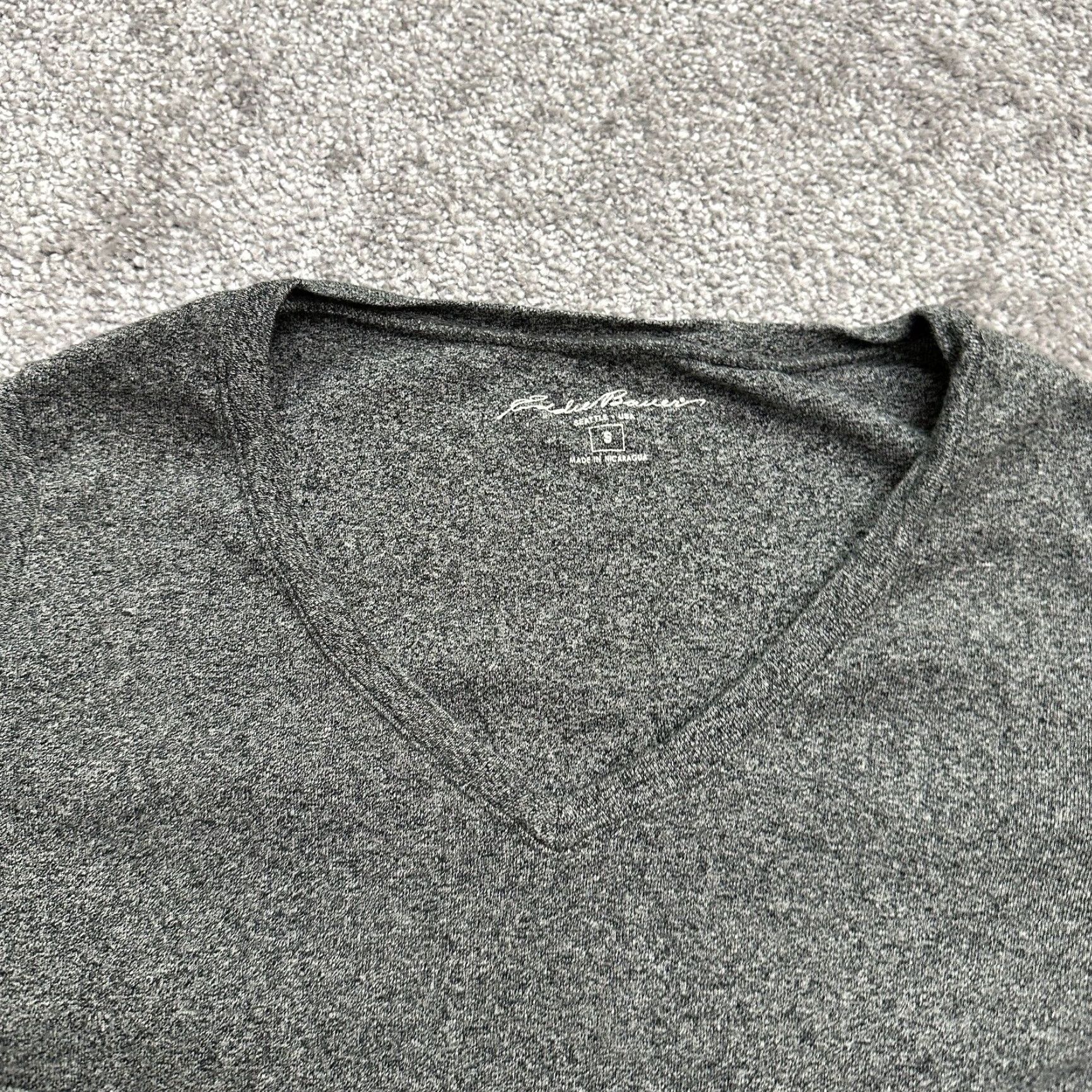 Eddie Bauer VINTAGE: No — irrelevant. Eddie Bauer T-Shirt Women’s Small Gray V-Neck Long Sleeve Cotton Tee Casual Size S / US 4 / IT 40 - 3 Thumbnail
