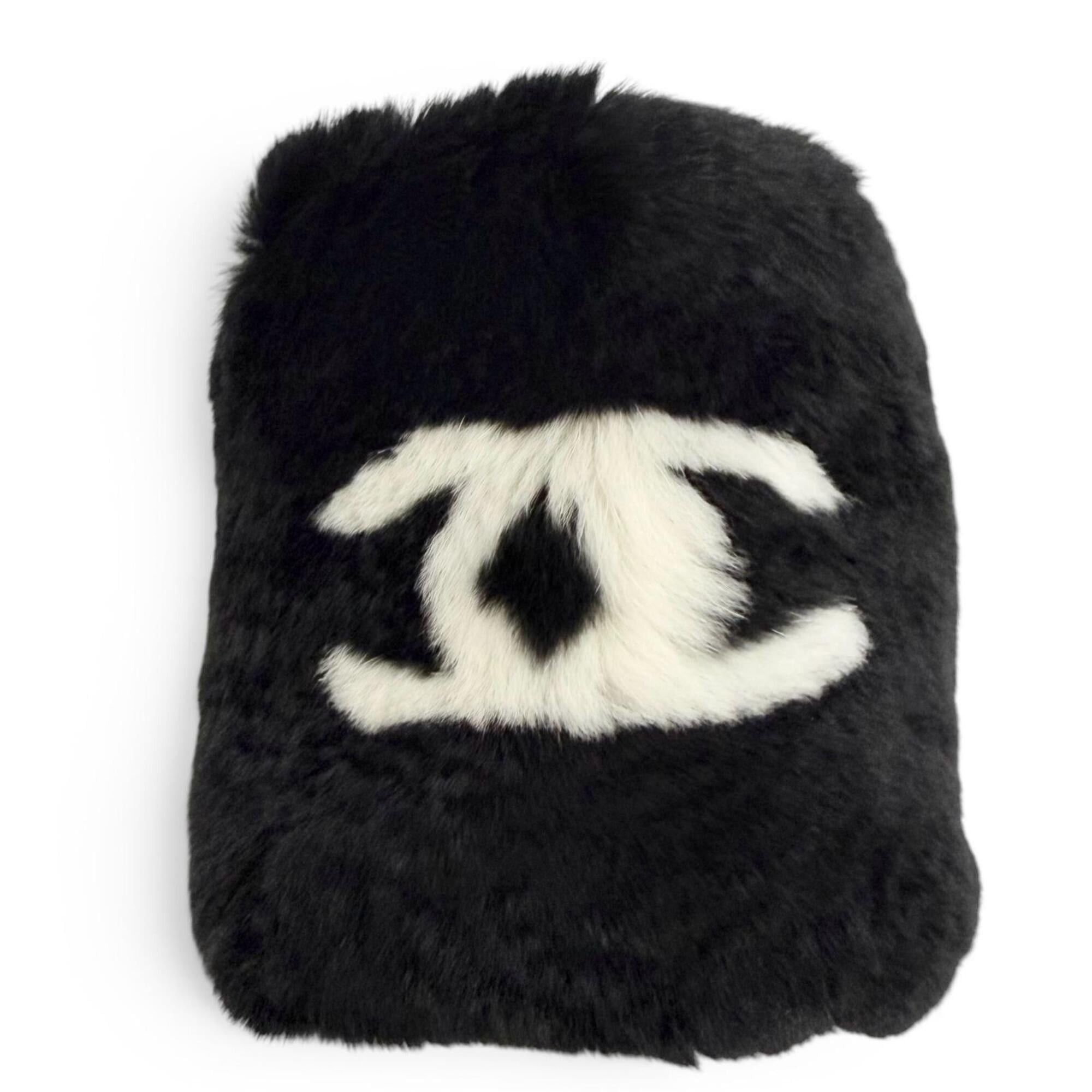 Chanel CHANEL Coco Mark Lapin Fur Wristband Bangle Bracelet, Black & White, Made in France, Women's, Comes with Box, Highly Recommended! Size ONE SIZE - 1 Thumbnail