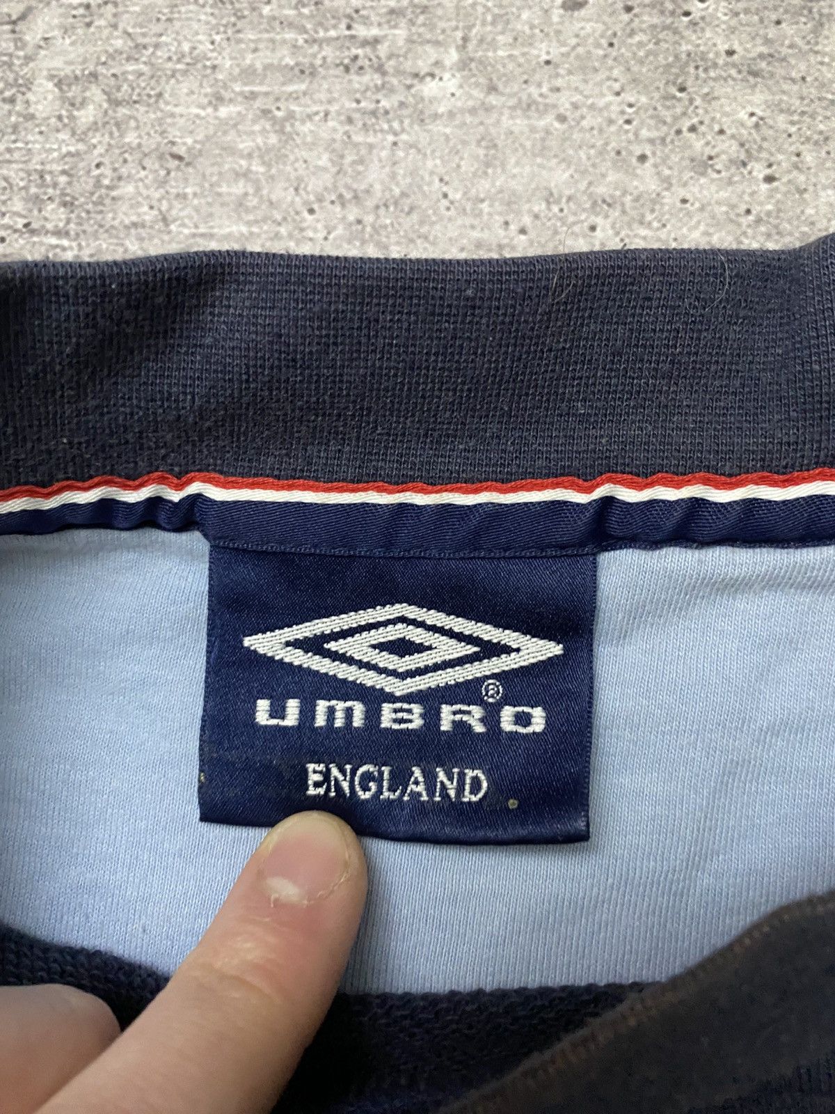 Umbro 🔥UMBRO ENGLAND VINTAGE SOCCER SWEATSHIRT Size US L / EU 52-54 / 3 - 10 Thumbnail