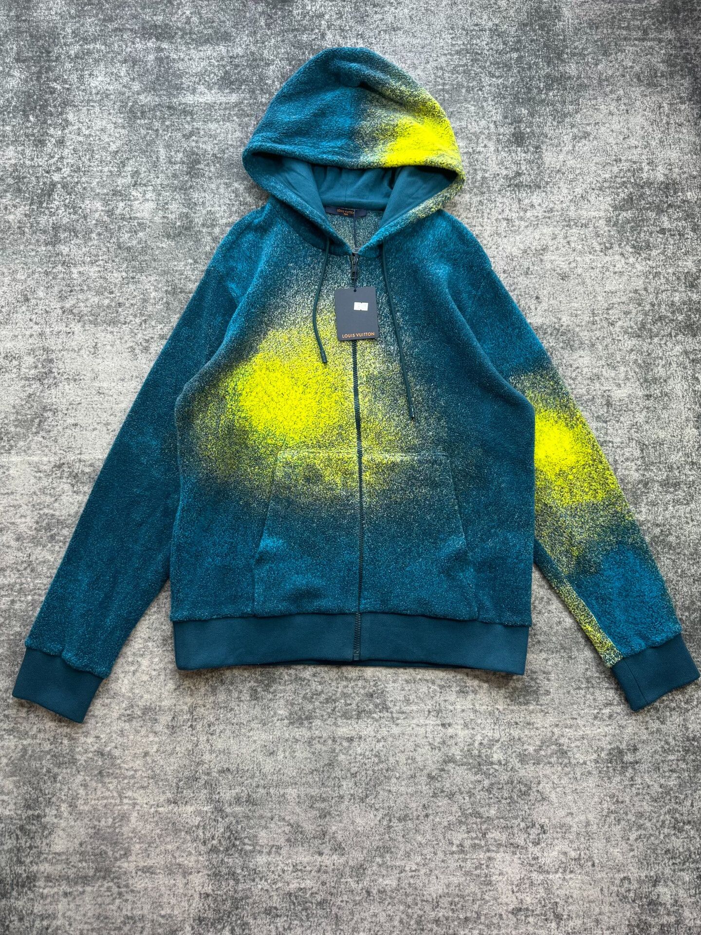 Louis Vuitton louis vuitton blue gradient fleece jacket Size US XL / EU 56 / 4 - 1 Thumbnail