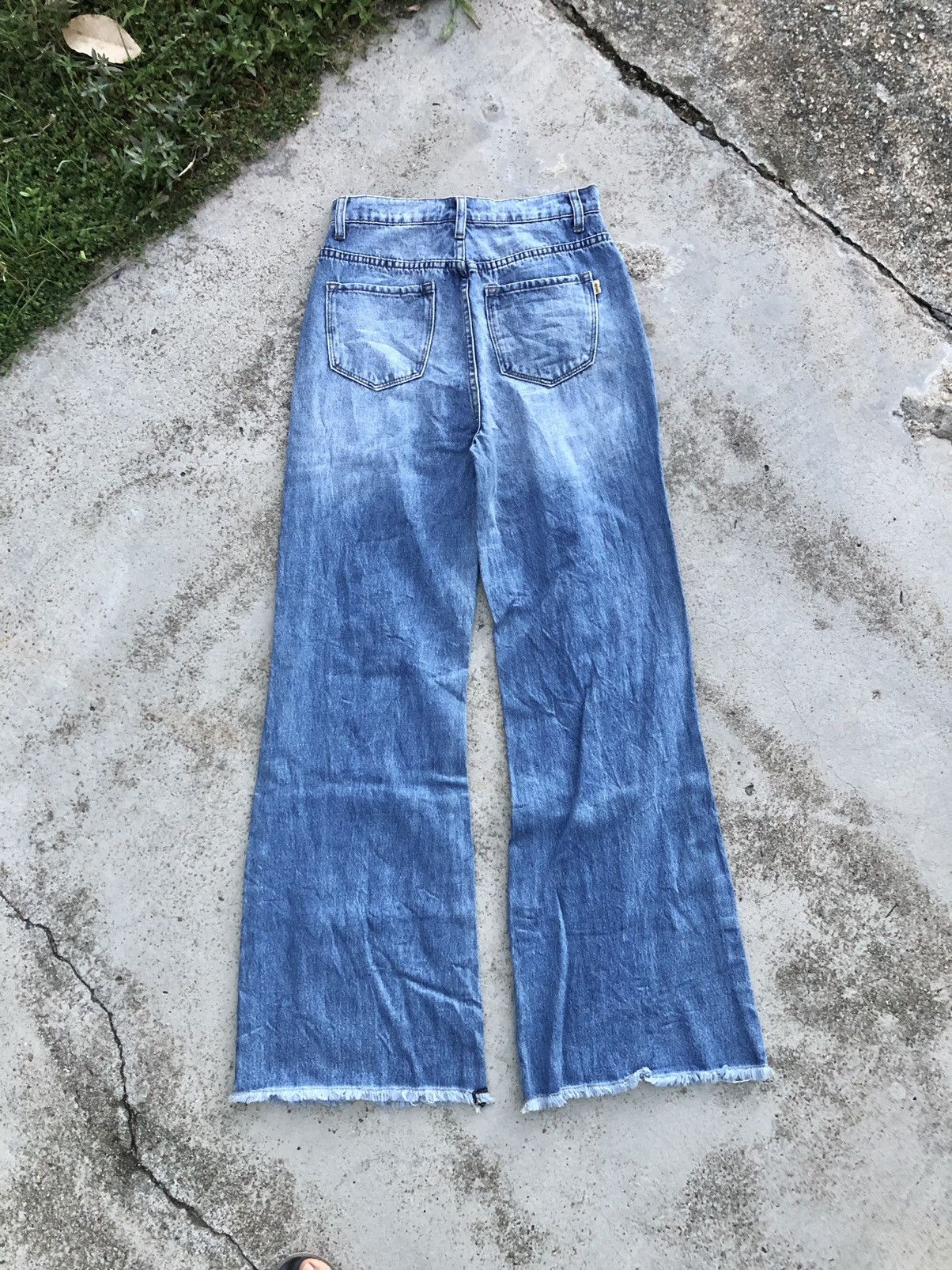 Hypebeast FLARED DISTRESSED DENIM BY VIBRANT M.I.U Size US 28 / EU 44 - 5 Thumbnail