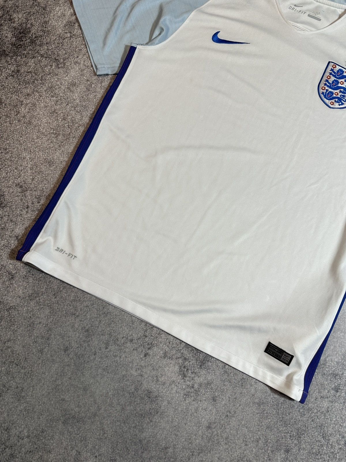 Nike Nike England Soccer Jersey Blokecore Rare Casual Style VTg L Size US L / EU 52-54 / 3 - 2 Thumbnail
