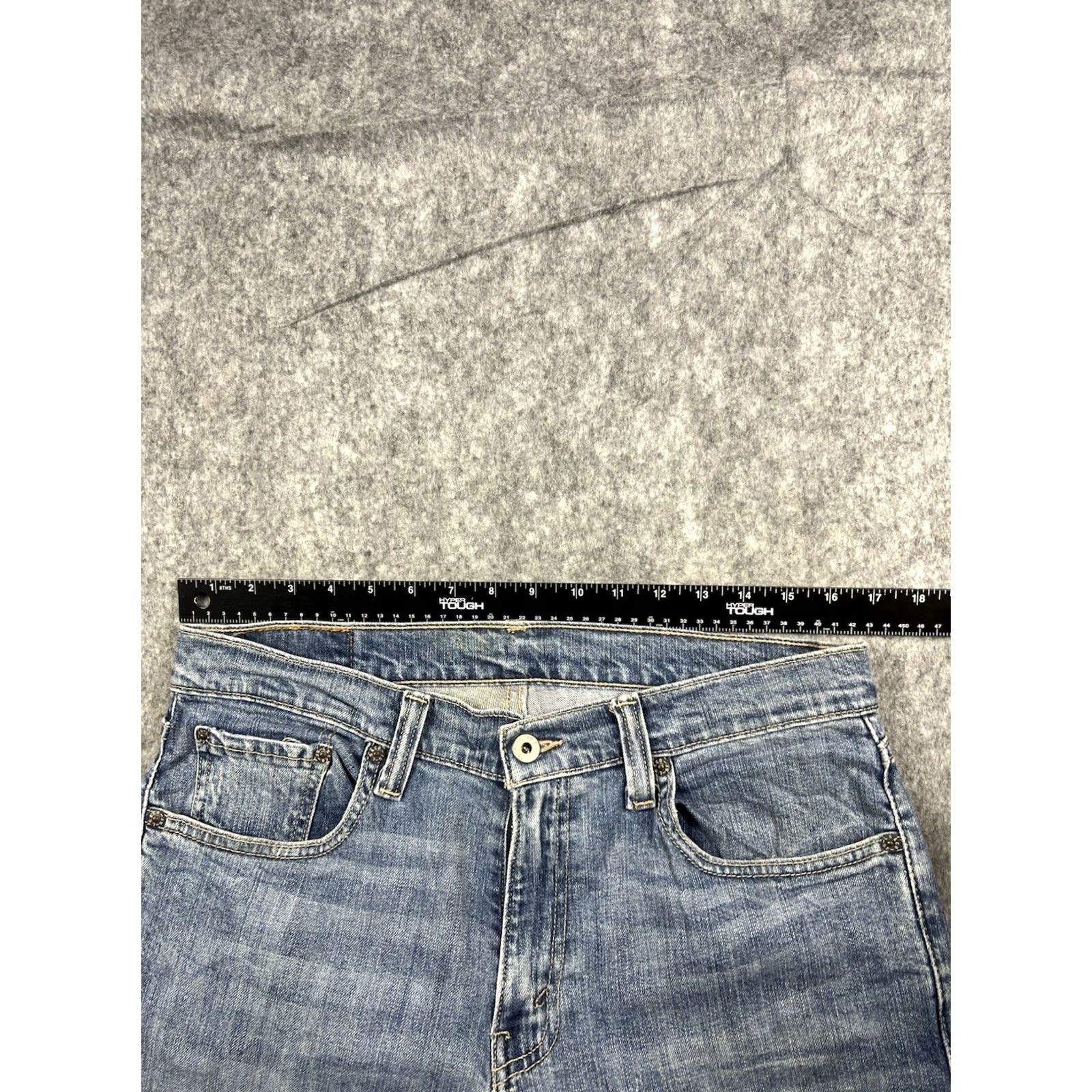 Levi's VINTAGE Levi's 511 Jeans Slim Fit 33x34 Men Denim Distressed 5-Pocket Blue Regular Rise Mid 10-12in Classic City Boots Size US 33 - 3 Thumbnail