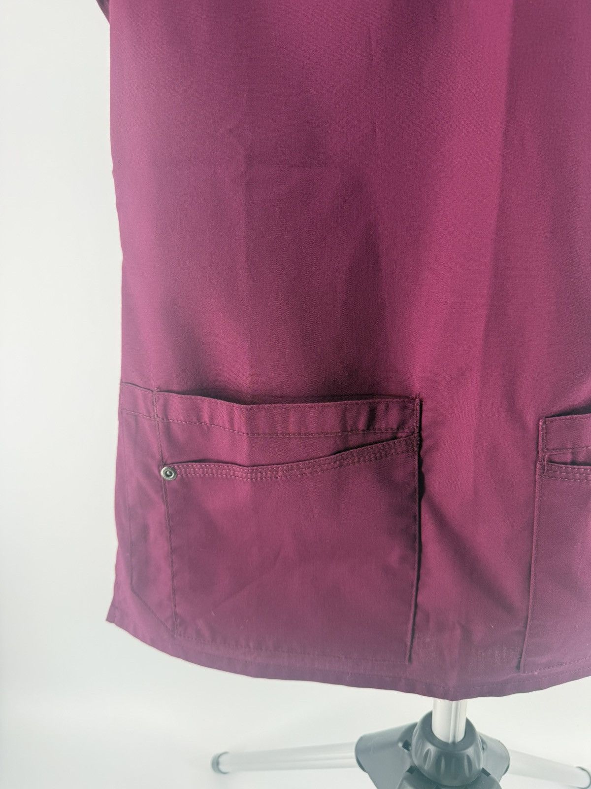 Carhartt Carhartt Force Medical Scrub Top Shirt Burgundy Size XS 0-2 Size XS / US 0-2 / IT 36-38 - 3 Thumbnail