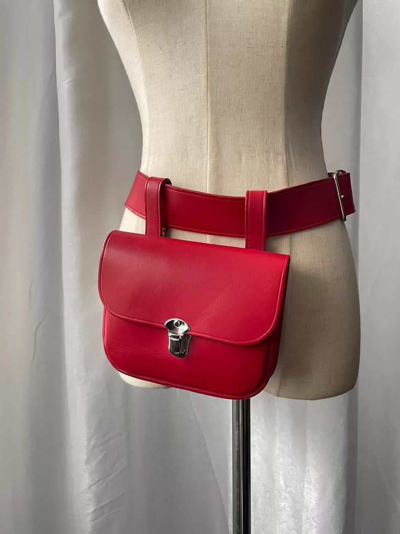 Comme des Garcons Comme des Garçons Medieval Red Leather Waist Bag Size ONE SIZE - 1 Thumbnail