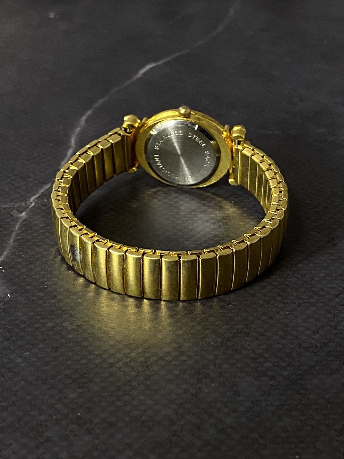 Japanese Brand Vintage Women's Gold Tone Watch Stretch Band Size ONE SIZE - 3 Thumbnail