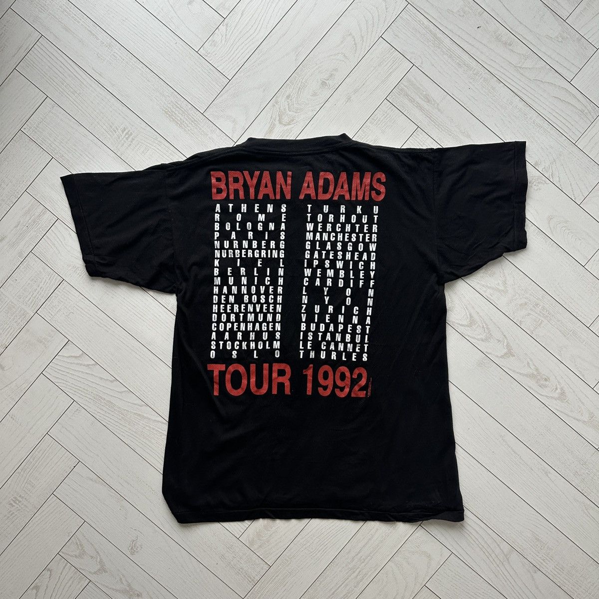 Band Tees Vintage 90s Bryan Adams Waking Up The World tour tee Giant Size US XL / EU 56 / 4 - 2 Thumbnail