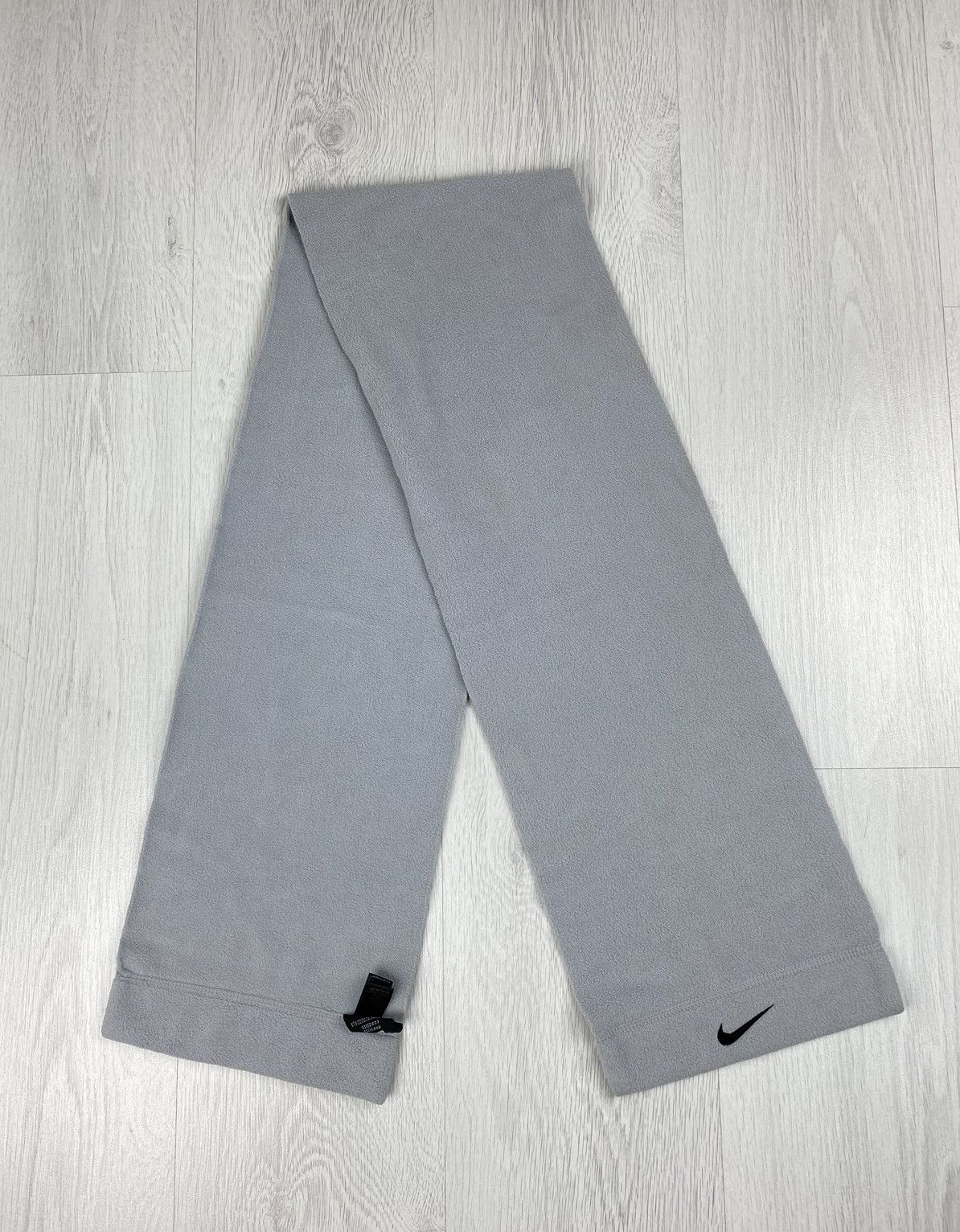 Nike Vintage Nike Fleece Scarf Y2K Drill Swoosh Size ONE SIZE - 1 Thumbnail