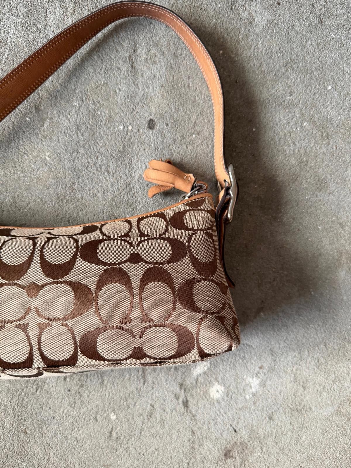 Coach Coach Signature Hampton Baguette Shoulder Bag Tan Size ONE SIZE - 7 Thumbnail