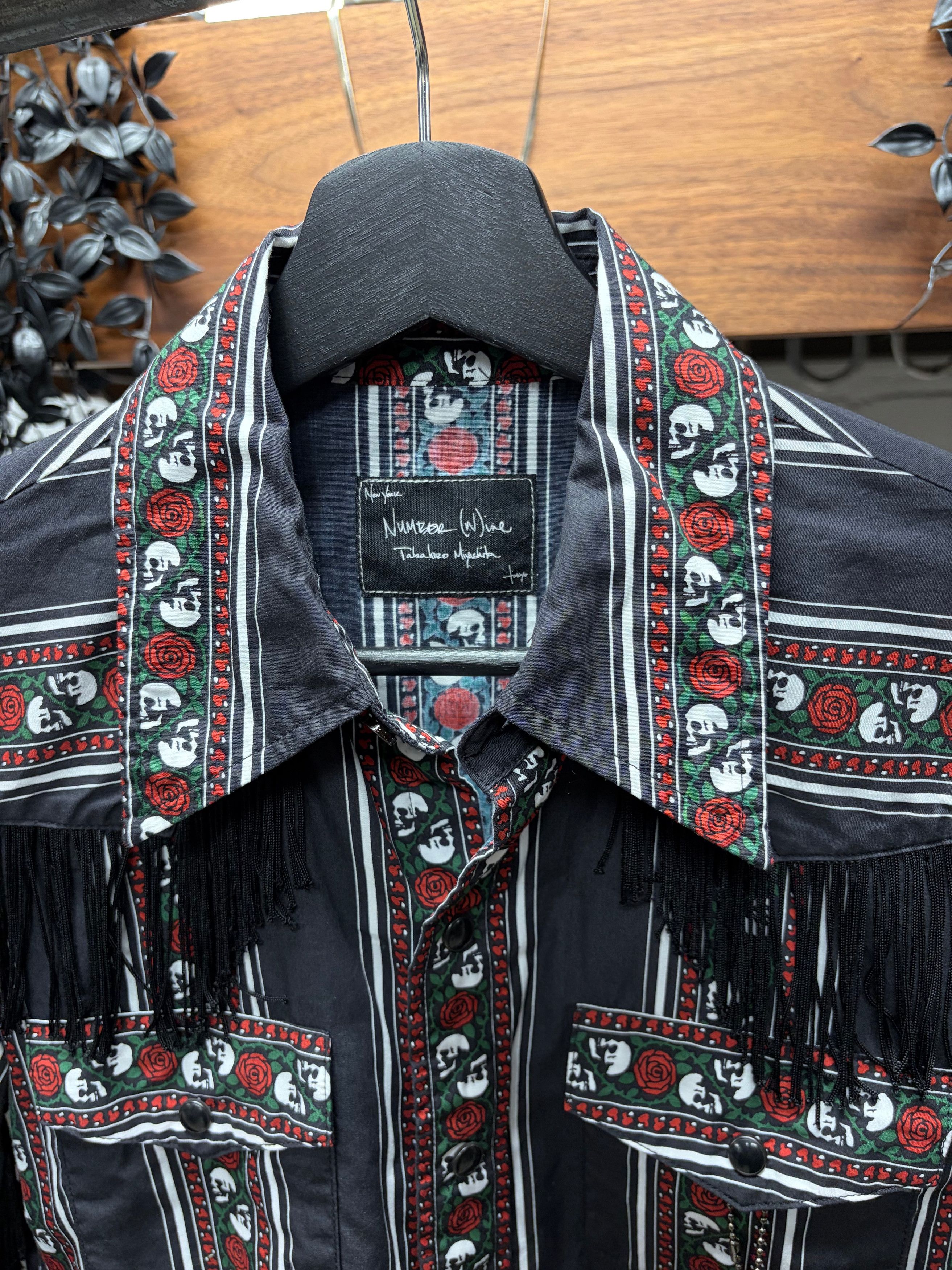 Number (N)ine SS2006 Number (N)ine ‘Welcome To The Shadows’ Skulls n’ Roses Button Down Shirt Size US L / EU 52-54 / 3 - 2 Thumbnail
