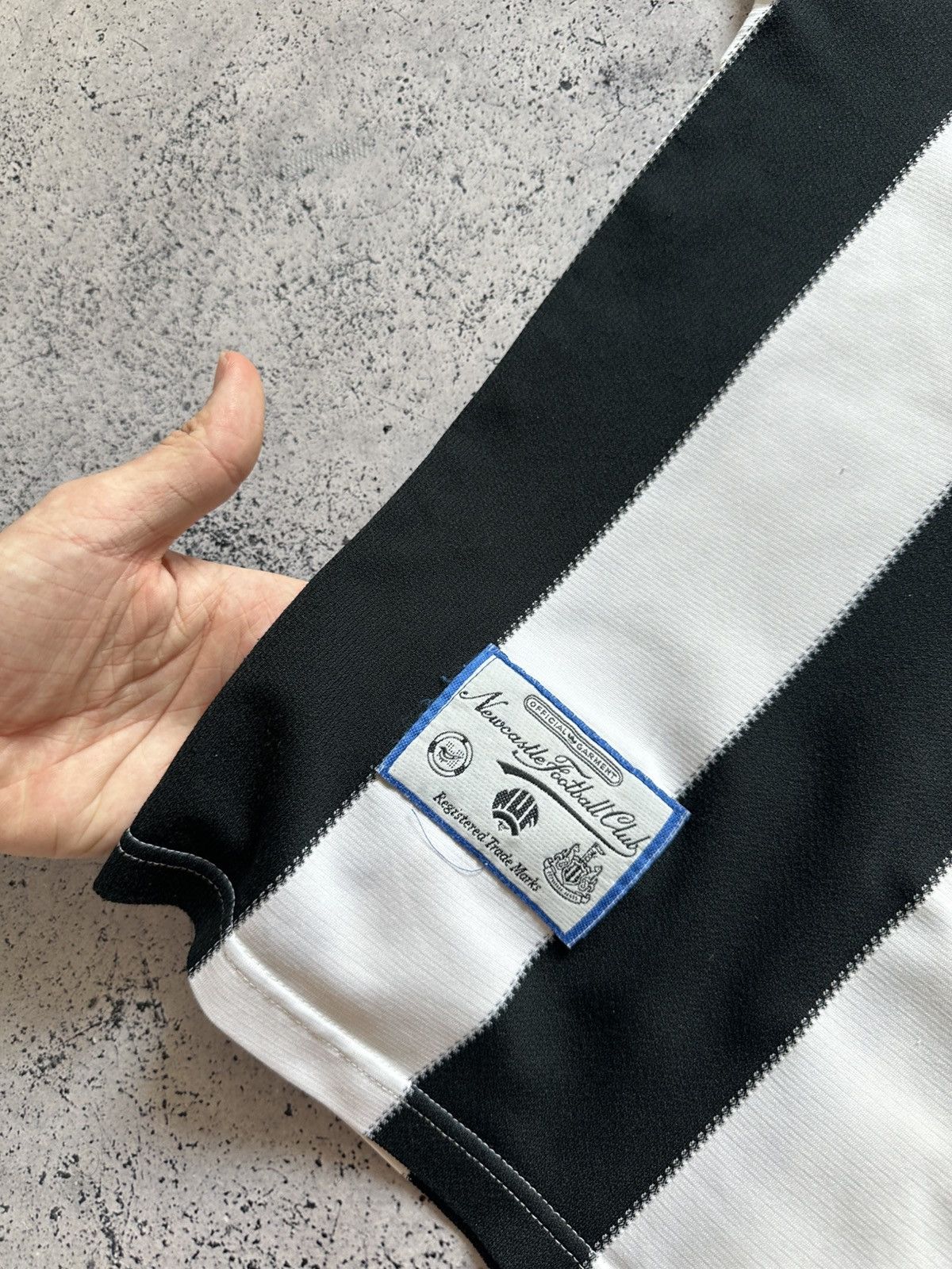 Adidas Vintage 1995/96 Adidas New Castle Soccer Jersey Away Tee Y2K Size US M / EU 48-50 / 2 - 4 Thumbnail