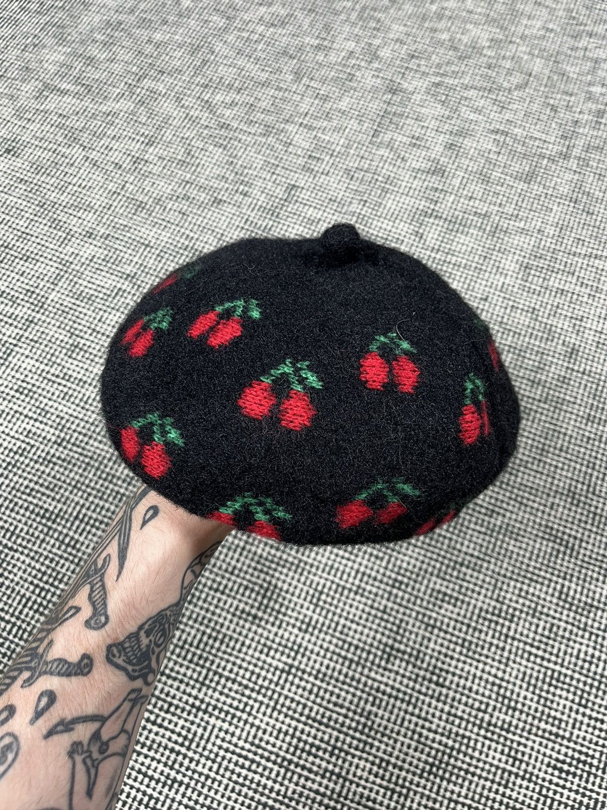 Vintage vintage cherries flat cap beret hat Kangol style France vibe Size ONE SIZE - 1 Thumbnail