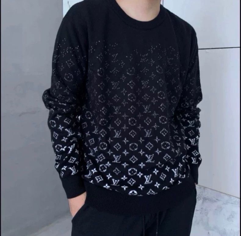 Louis Vuitton Louis Vuitton Classic Printed Ombré Crew Neck Casual Long- Size US L / EU 52-54 / 3 - 1 Thumbnail