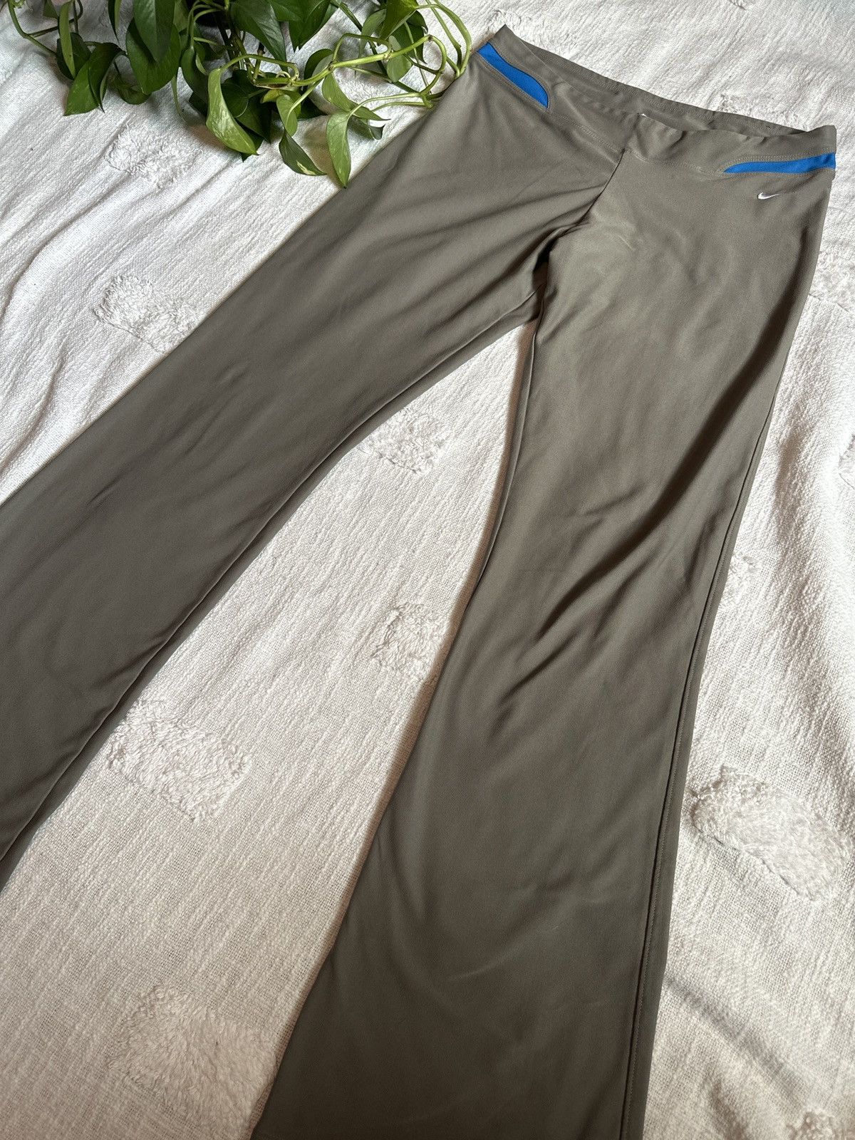 Nike Vintage Nike Yoga Pants Size 30" / US 8 / IT 44 - 5 Thumbnail