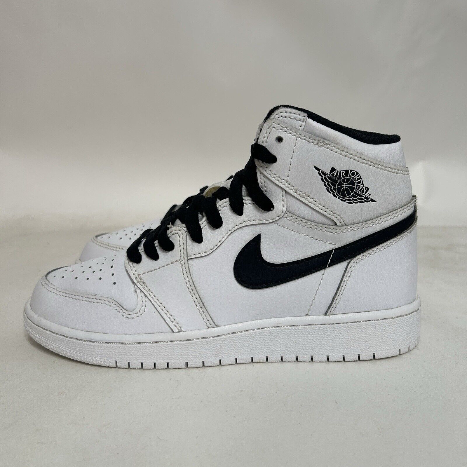 Nike Nike Air Jordan 1 Retro High OG BG “White Yin Yang” 2024 Size US 6.5 / IT 36.5 - 6 Thumbnail