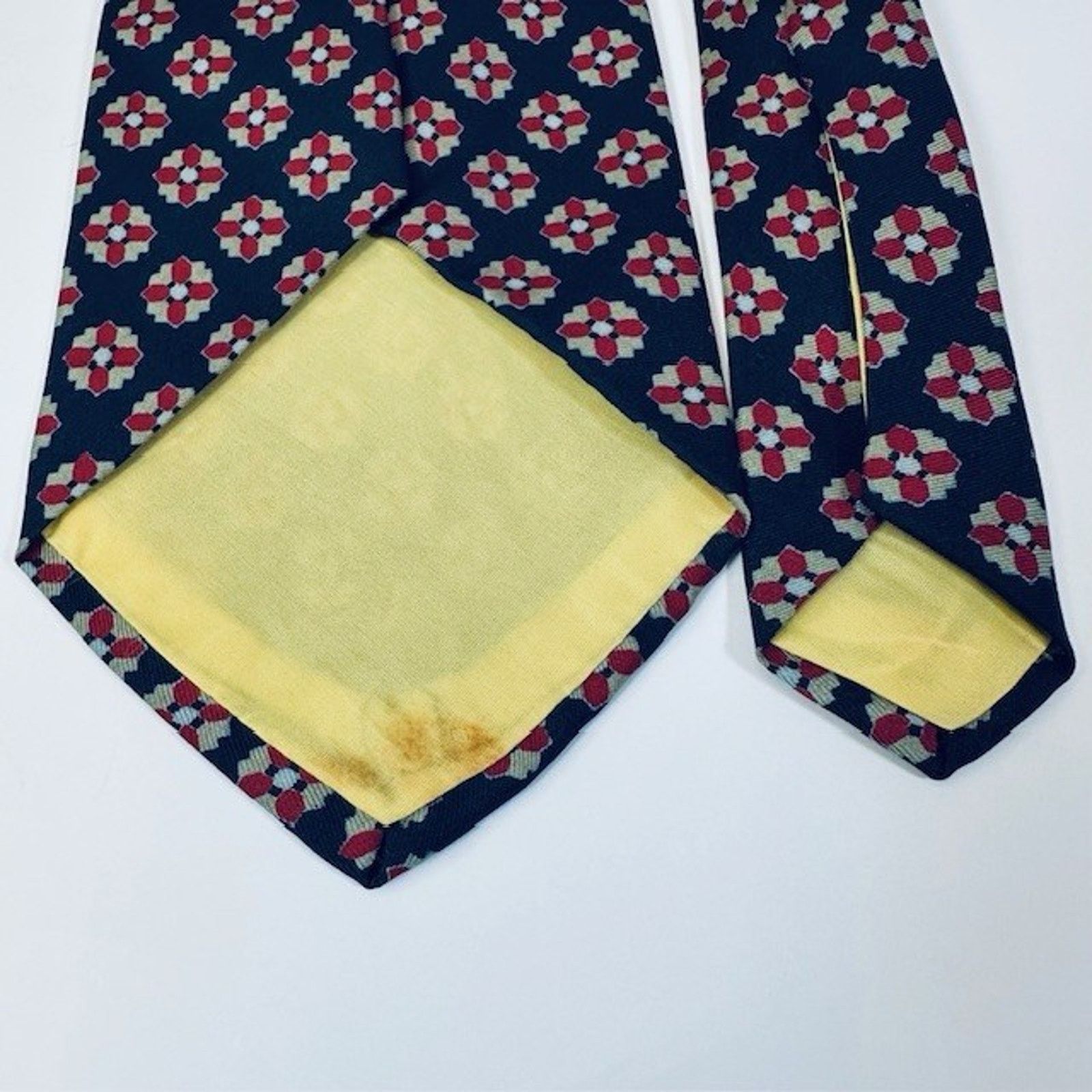 Other Reis of New Haven Saxon Shop Neck Tie Blue/Red Floral Preppy Size ONE SIZE - 3 Thumbnail