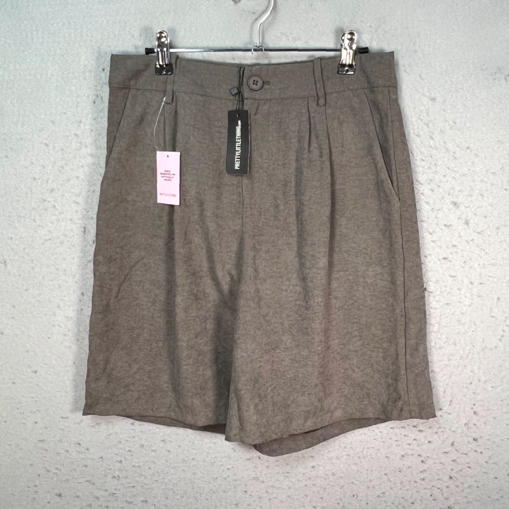PrettyLittleThing Pretty Little Thing Womens 6 Taupe Pleated Shorts Bermuda Casual City Gray 90s? Size 28" / US 6 / IT 42 - 2 Thumbnail