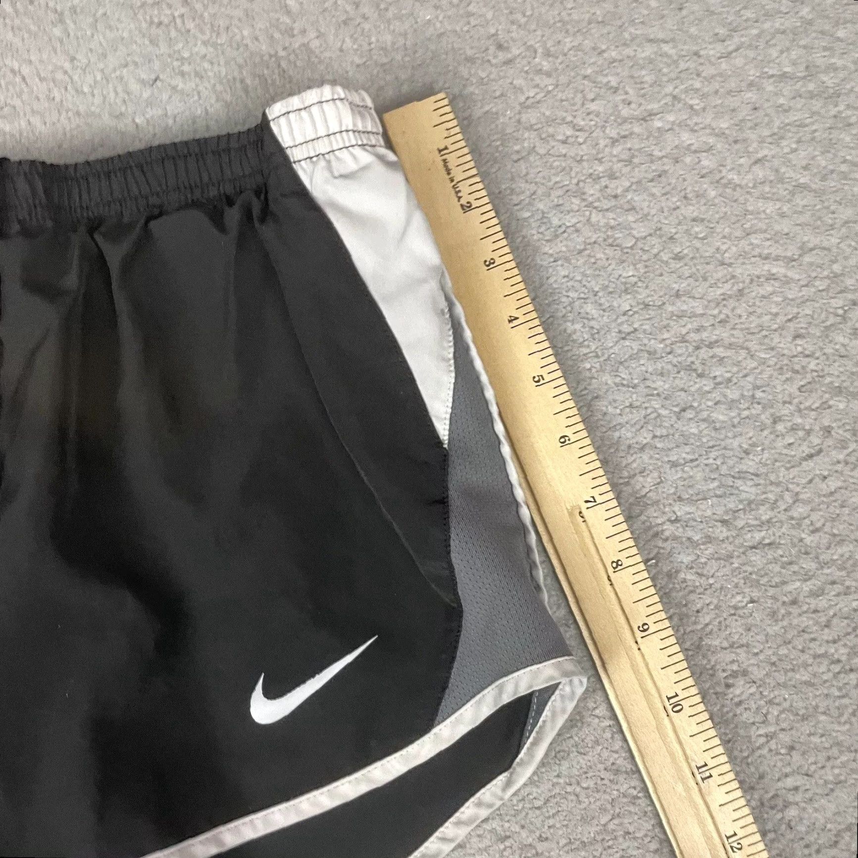 Nike VINTAGE Nike Dri Fit Athletic Shorts Womens XS Black 3" Inseam Liner Workout Run Womens Size 26" / US 2 / IT 38 - 3 Thumbnail