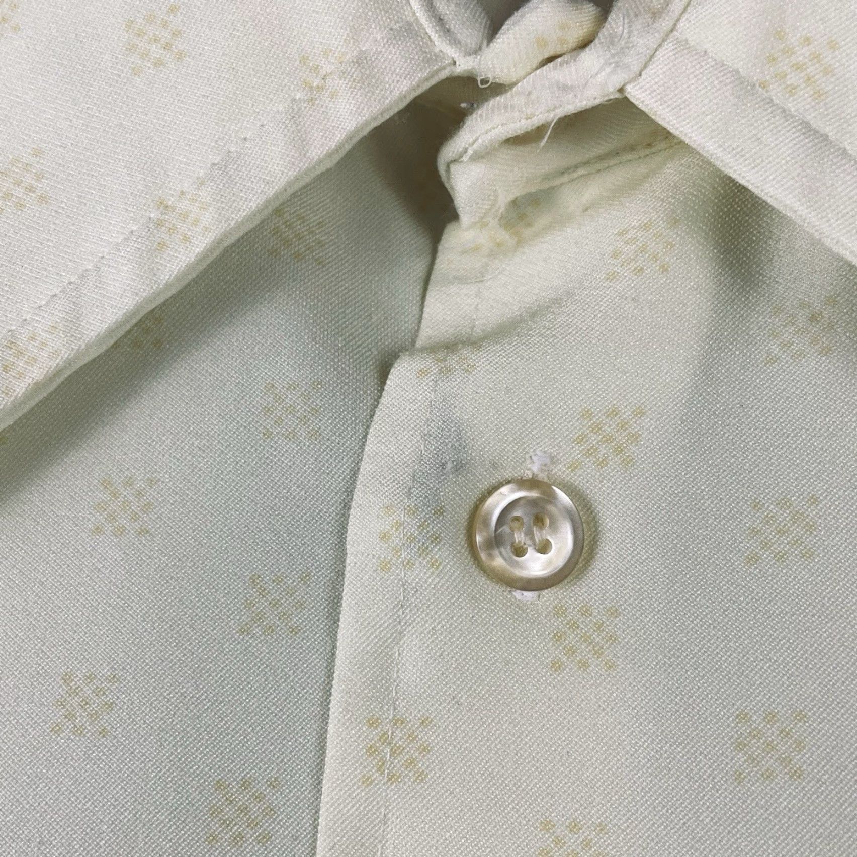 JCPenney VINTAGE Shirt Mens 18 70s Knit Dagger Rockabilly Club Disco Button Retro F253 Geometric Short Sleeve Collared Button-Up Size US XXL / EU 58 / 5 - 5 Thumbnail