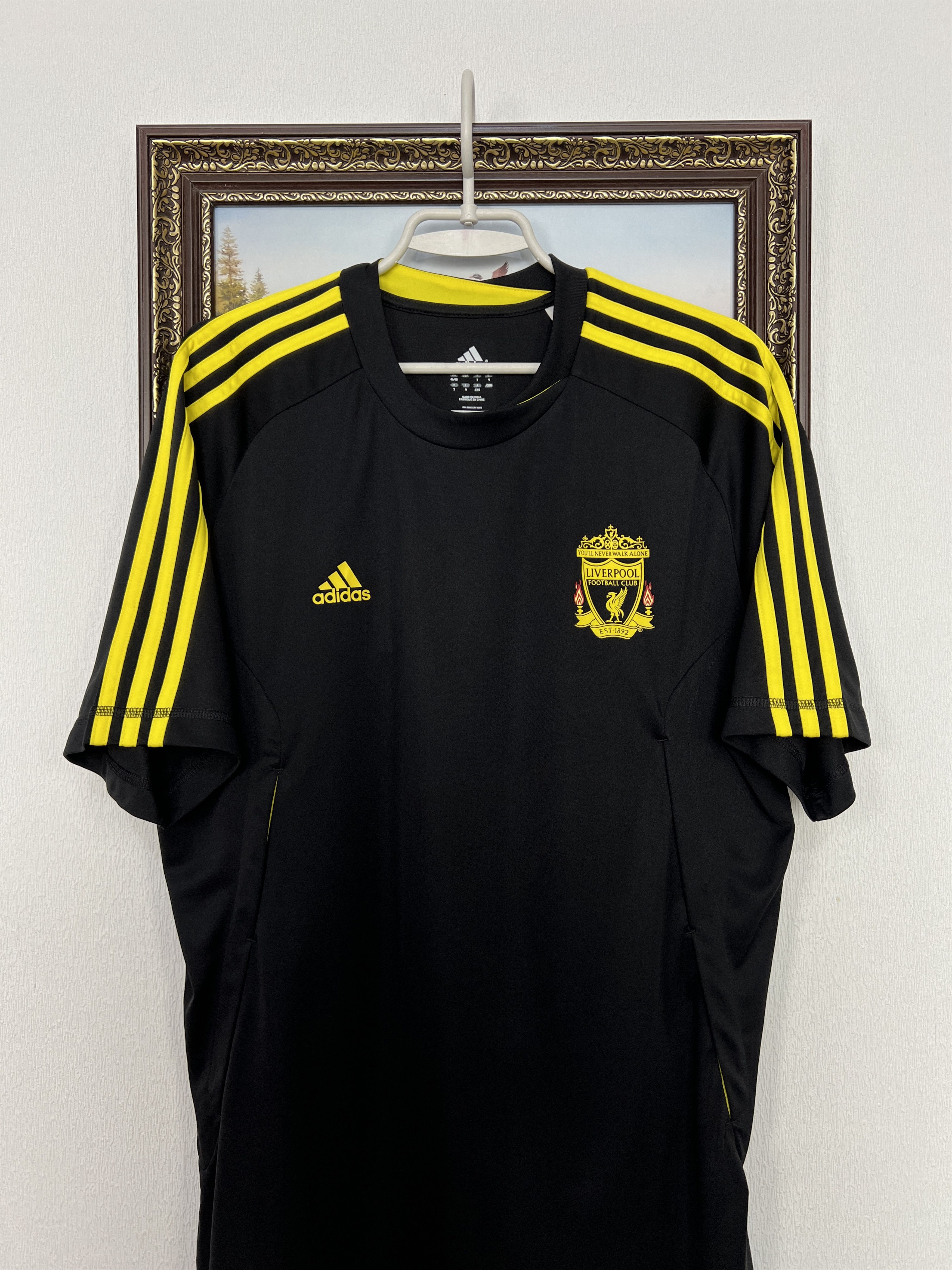 Adidas Liverpool football shirt 2010 Soccer Adidas Jersey Mens Size US XL / EU 56 / 4 - 2 Thumbnail