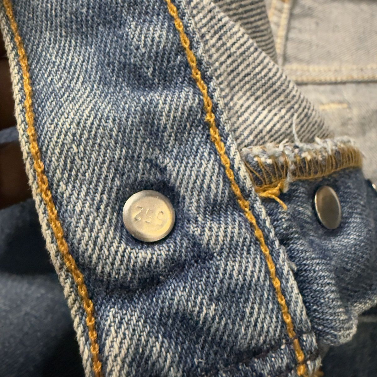 Levi's Vintage Clothing 90s Levis 501 Aging Denim Made in Usa W31 Size US 31 - 13 Thumbnail