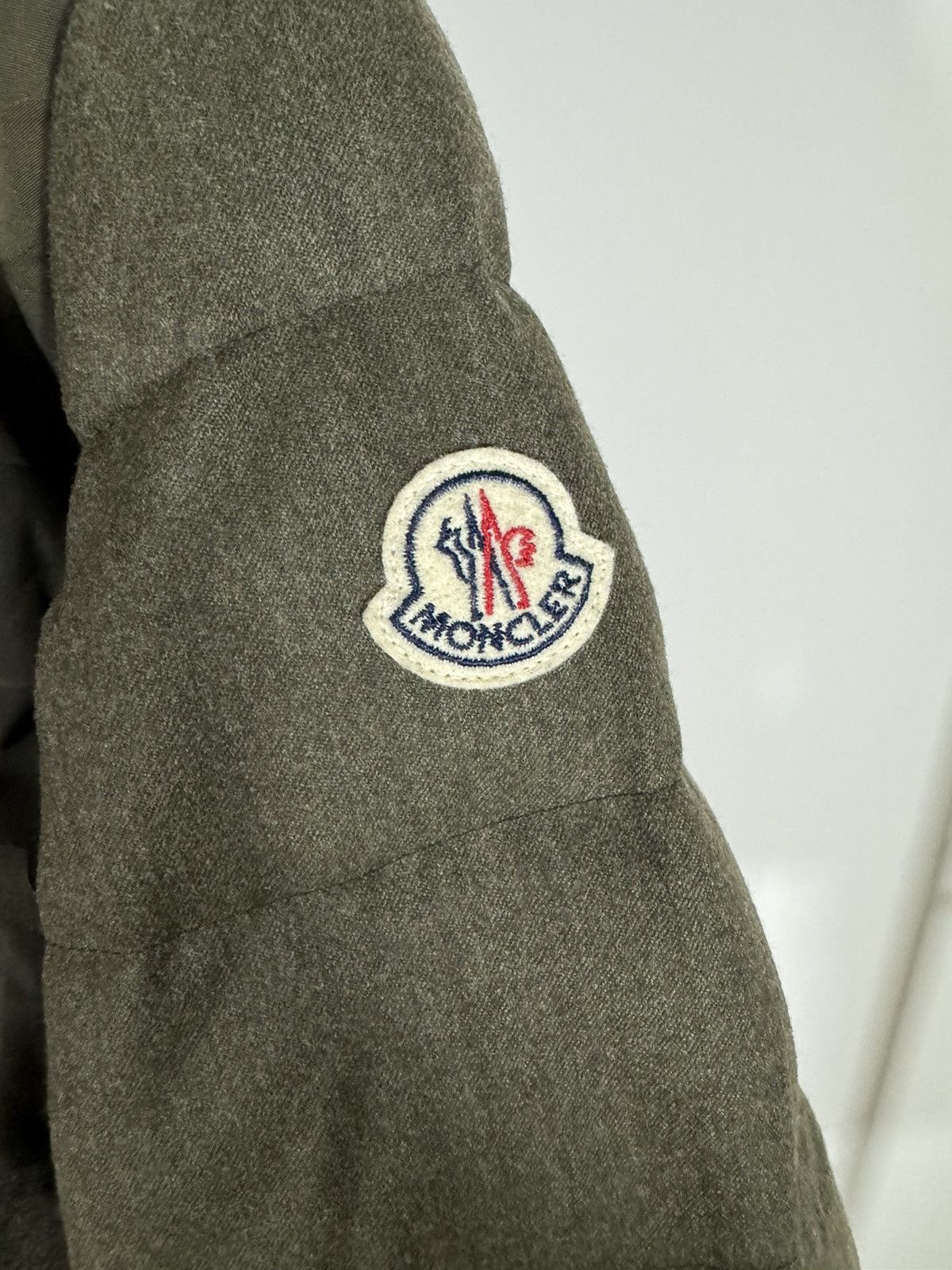 Moncler Moncler jacket Dyens size 2 camo green Size US S / EU 44-46 / 1 - 3 Thumbnail