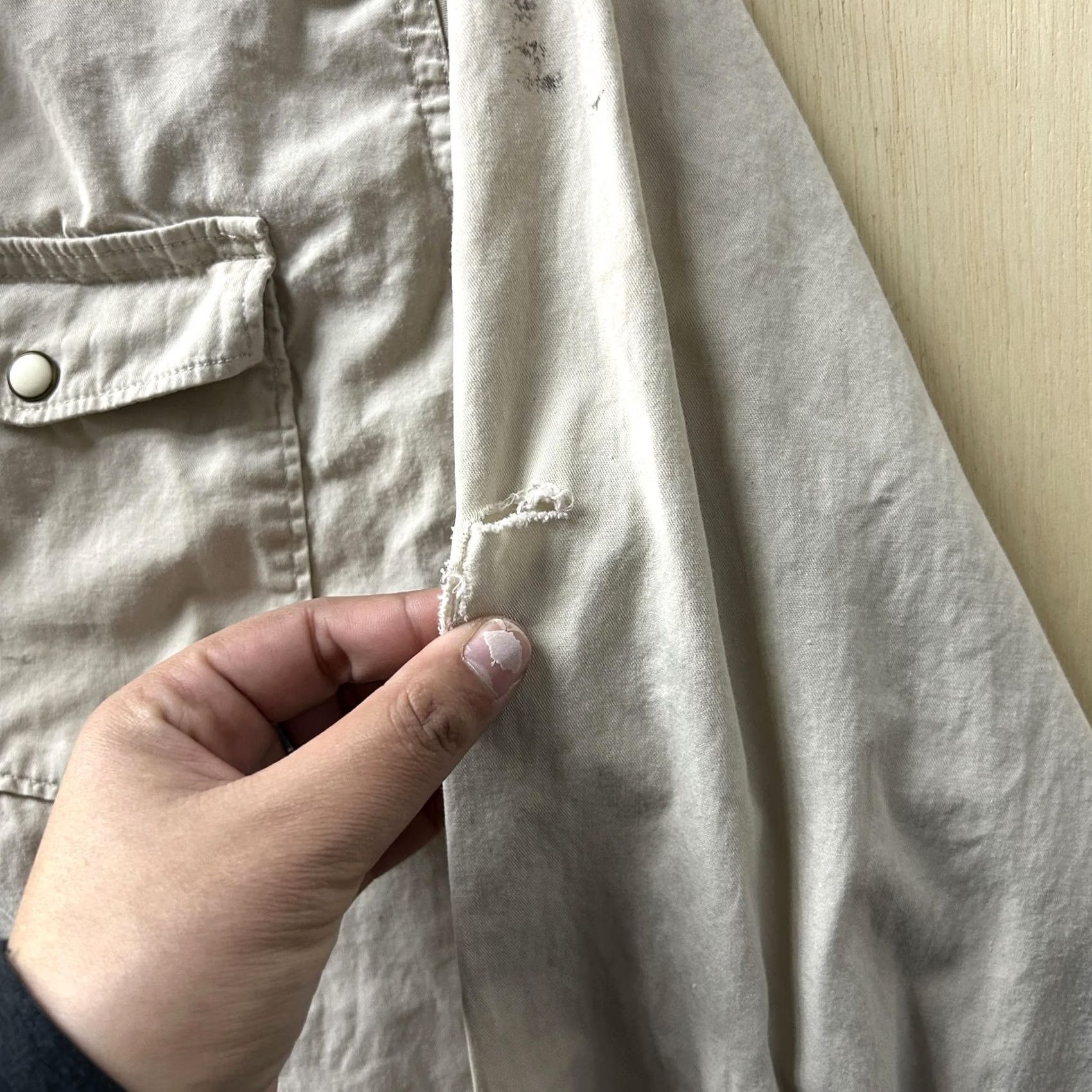 Wrangler Wrangler Shirt Mens Large Beige Solid Long Sleeve Snap Button Up Workwear Size US L / EU 52-54 / 3 - 7 Thumbnail