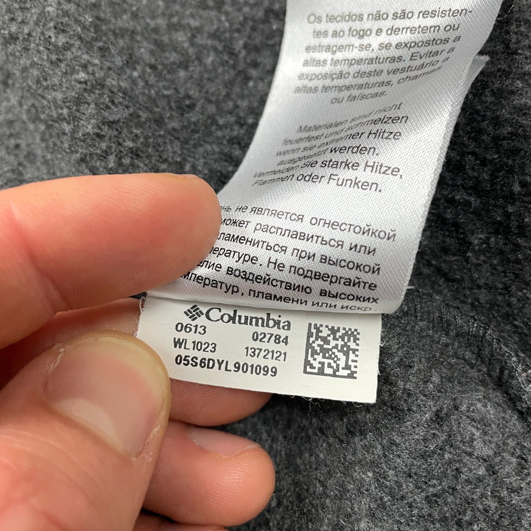 Vintage Columbia Vest Womens Small Gray Full Zip Pockets Fleece Benton Springs Outdoor Jacket/Coat Slim Mid-Length Casual, Travel Womens Size S / US 4 / IT 40 - 7 Thumbnail