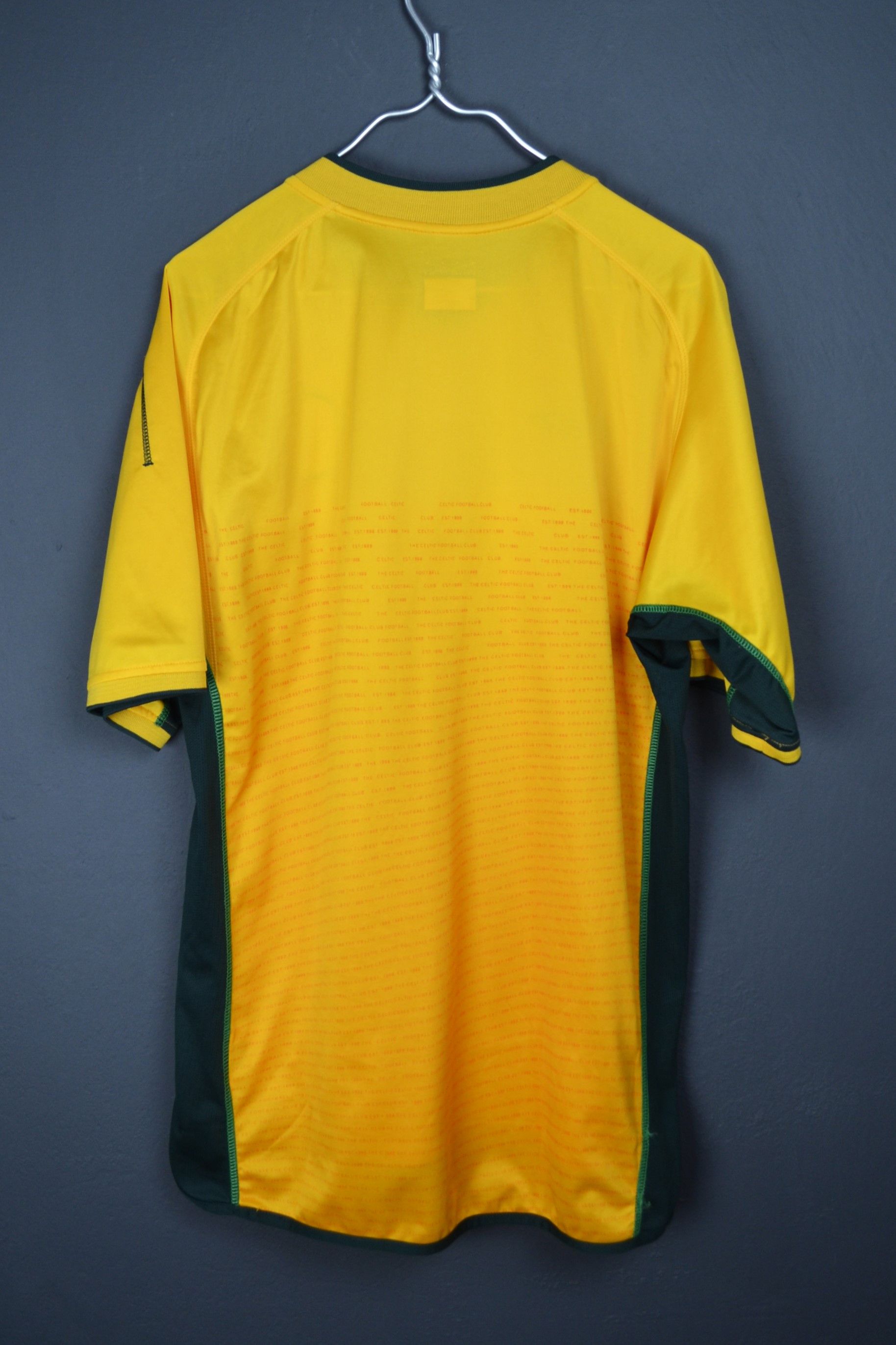 Umbro Celtic 2002 2003 Away Vintage Football Soccer Umbro XL Size US XL / EU 56 / 4 - 10 Thumbnail