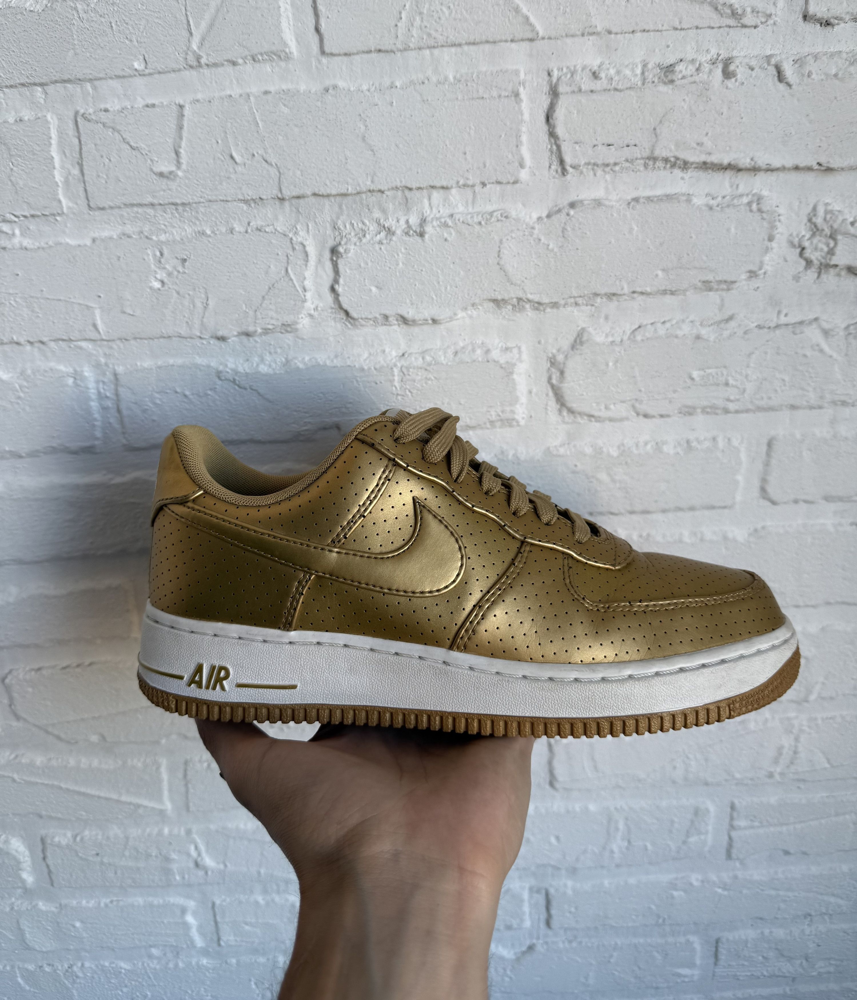 Nike Nike Air Force 1 Low '07 LV8 'Gold' sneakers Size US 7 / EU 40 - 2 Thumbnail