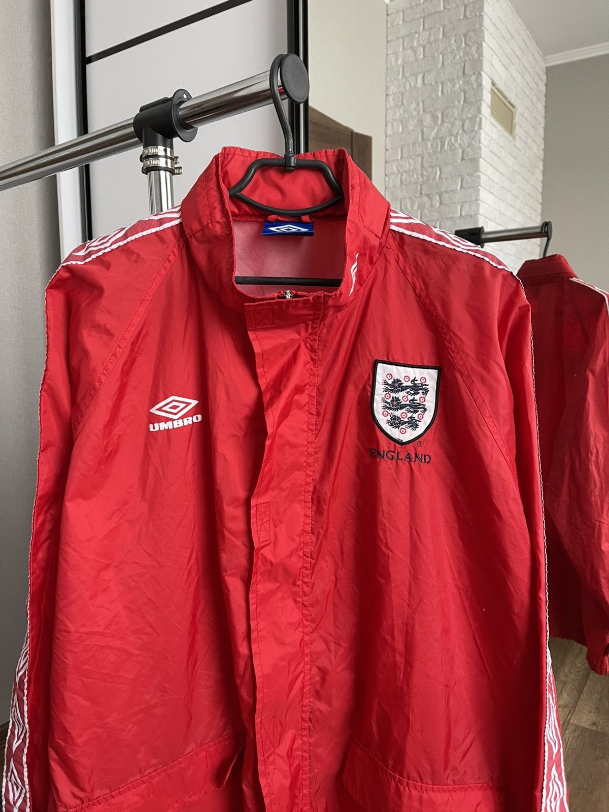 Umbro Umbro England Vintage Soccer Nylon Training Zip Jacket 90s Size US L / EU 52-54 / 3 - 5 Thumbnail