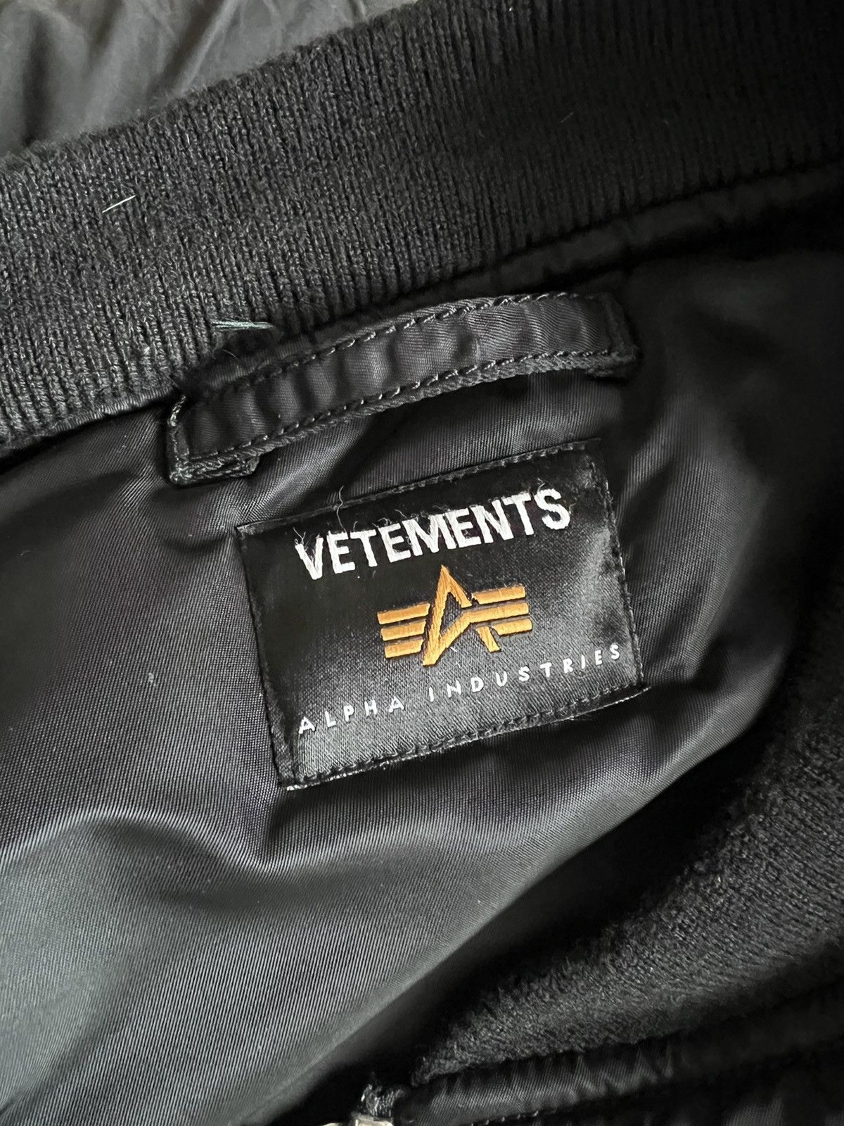 Vetements Vetements Angel Bomber Winter19 Outerwear Size US XS / EU 42 / 0 - 20 Thumbnail
