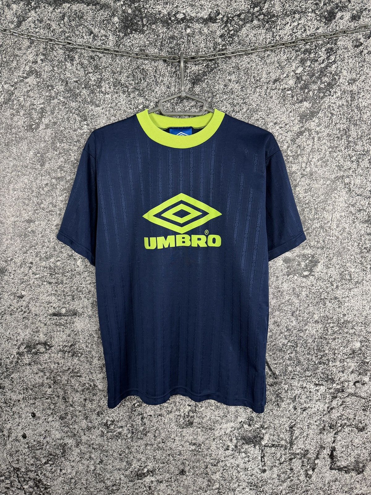 Umbro UMBRO Vintage 90s Crewneck Monogram T-Shirt Made in England Size US M / EU 48-50 / 2 - 1 Thumbnail