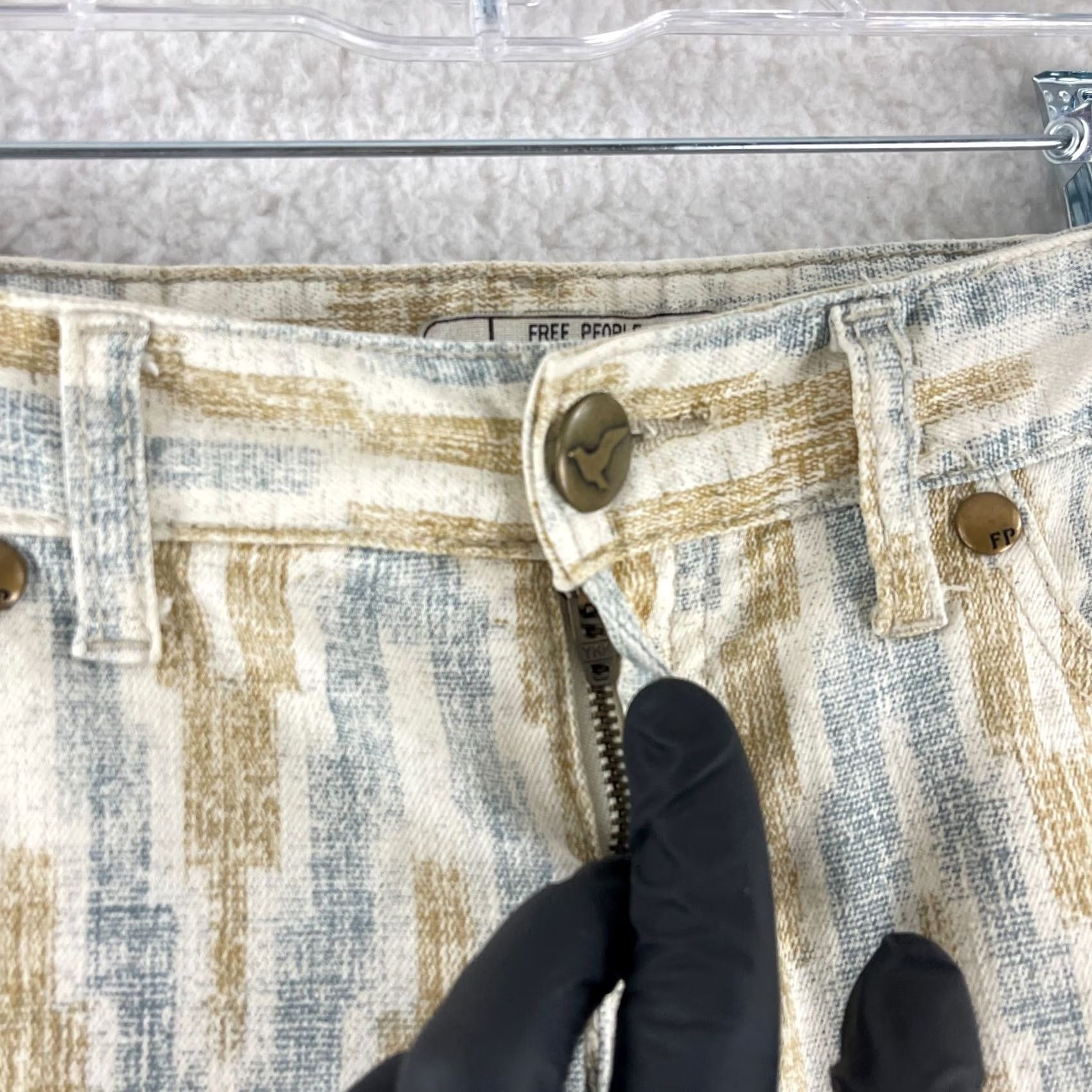 Free People Free People Ikat Print Skinny Jeans Womens 26 Ivory Bohemian Festival Denim Jeans Menus Size 26" / US 2 / IT 38 - 6 Thumbnail