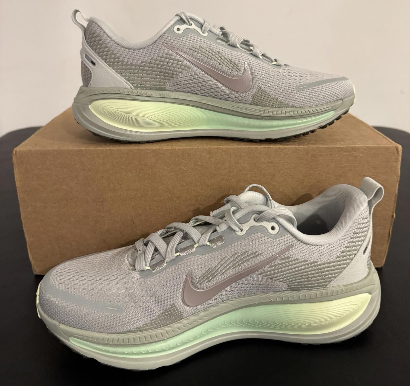 Nike MEN's 6 - Nike Vomero 18 Light Silver College Grey Size US 6 / EU 39 - 4 Thumbnail